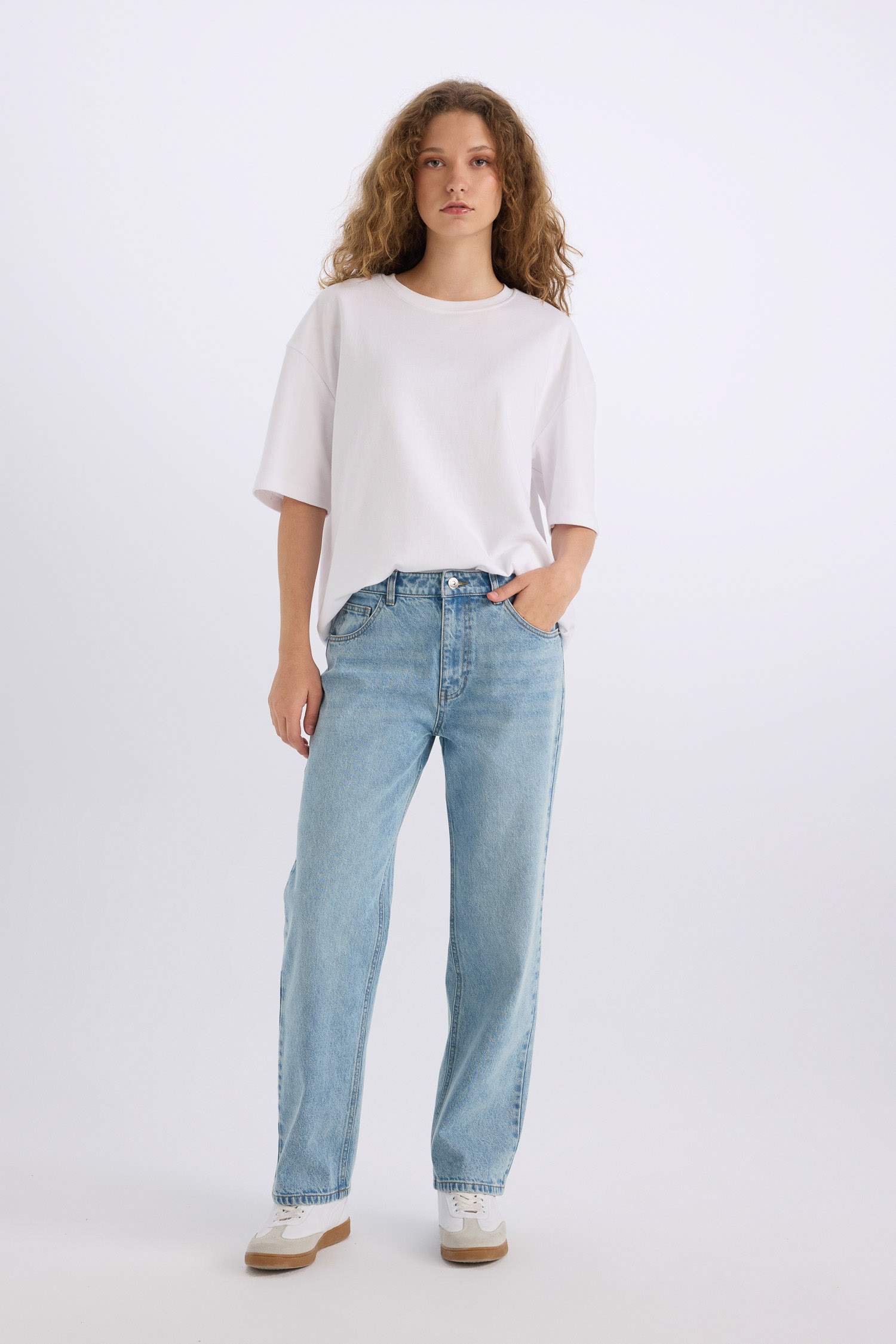 سروال جينز بوي فريند بخصر عالي