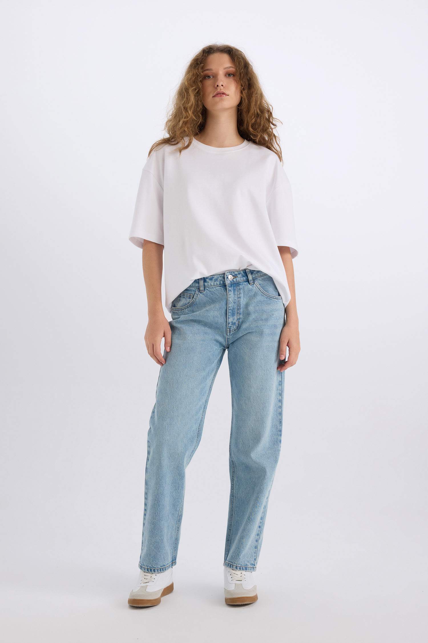 سروال جينز بوي فريند بخصر عالي