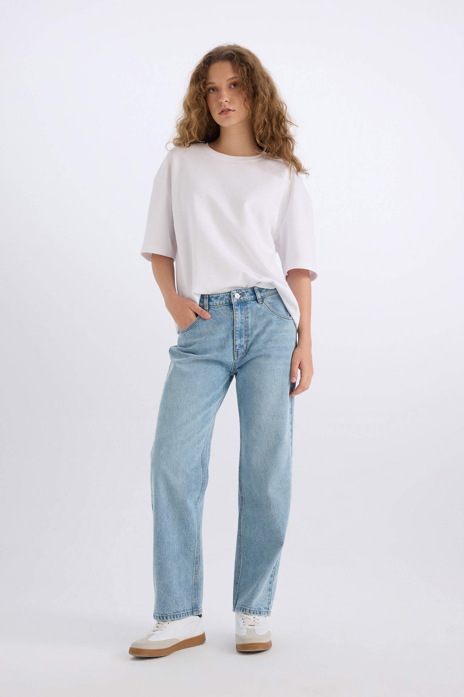 سروال جينز بوي فريند بخصر عالي