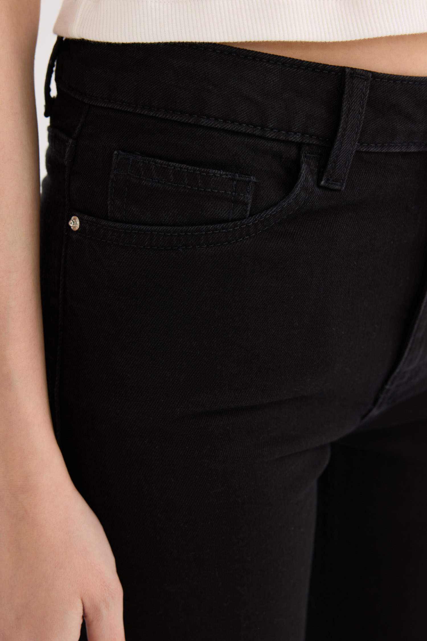 Mia Yüksek Bel Düz Paça Cepli Jean Pantolon