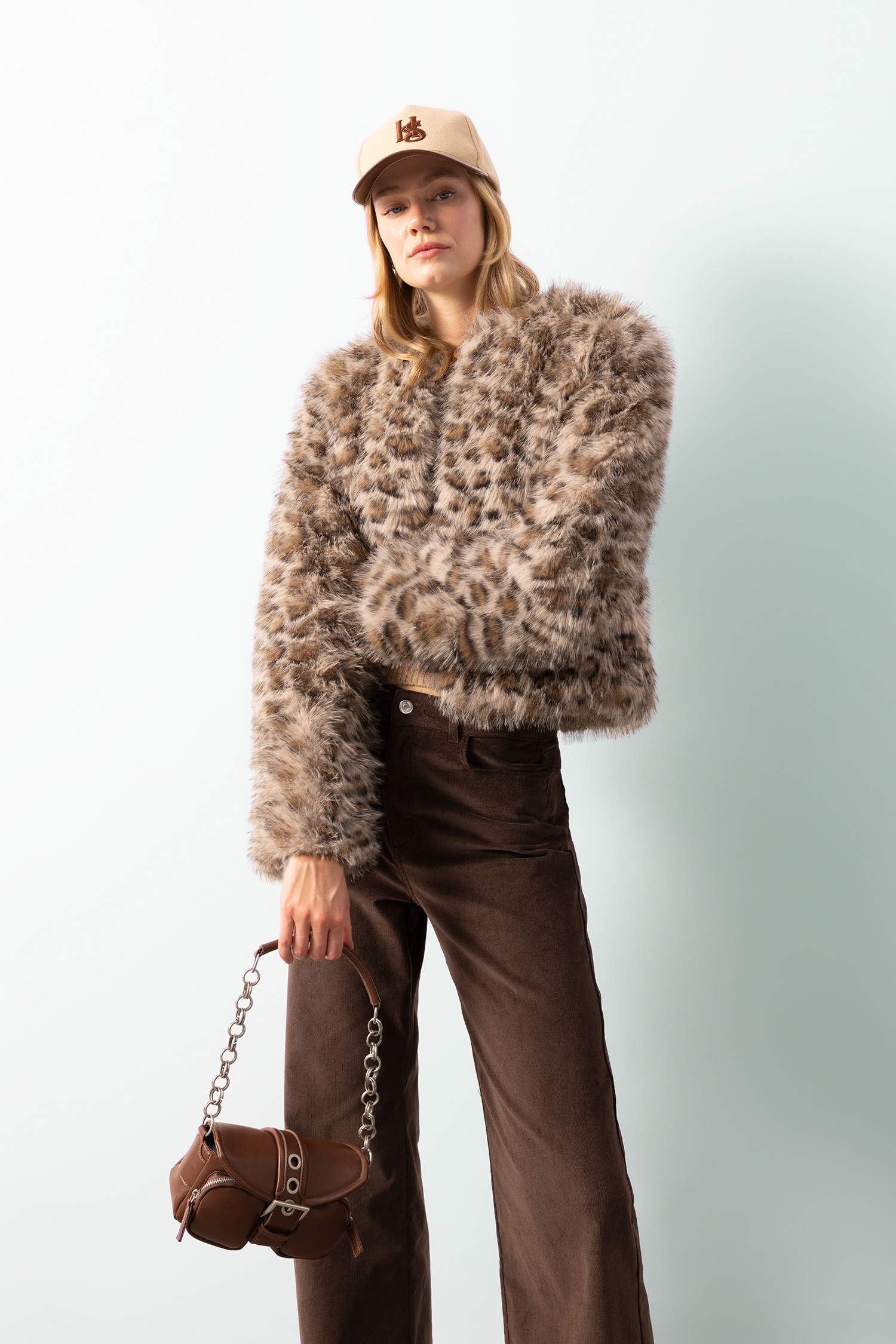 Regular Fit Leopar Desenli Kısa Suni Kürk Ceket Mont