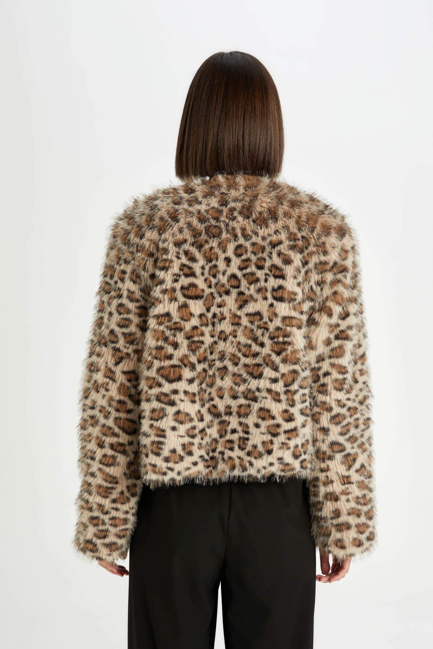 Regular Fit Leopar Desenli Kısa Suni Kürk Ceket Mont