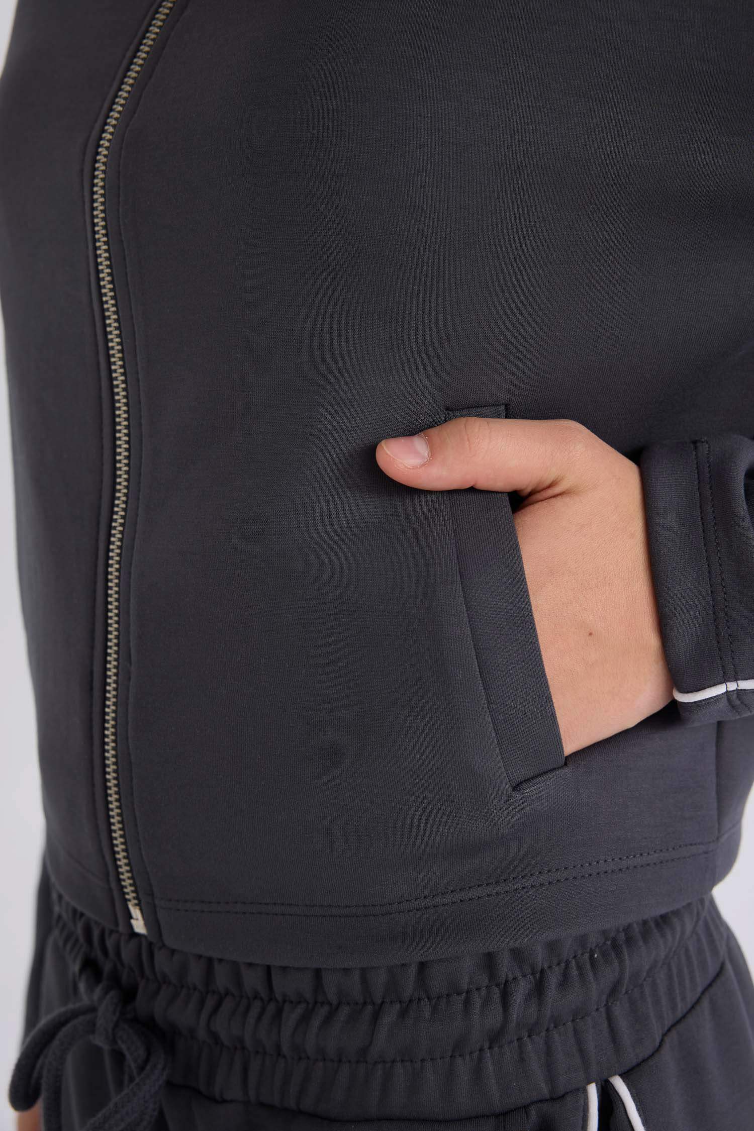 سترة نسيج مشروط سليم فيت بياقة عالية