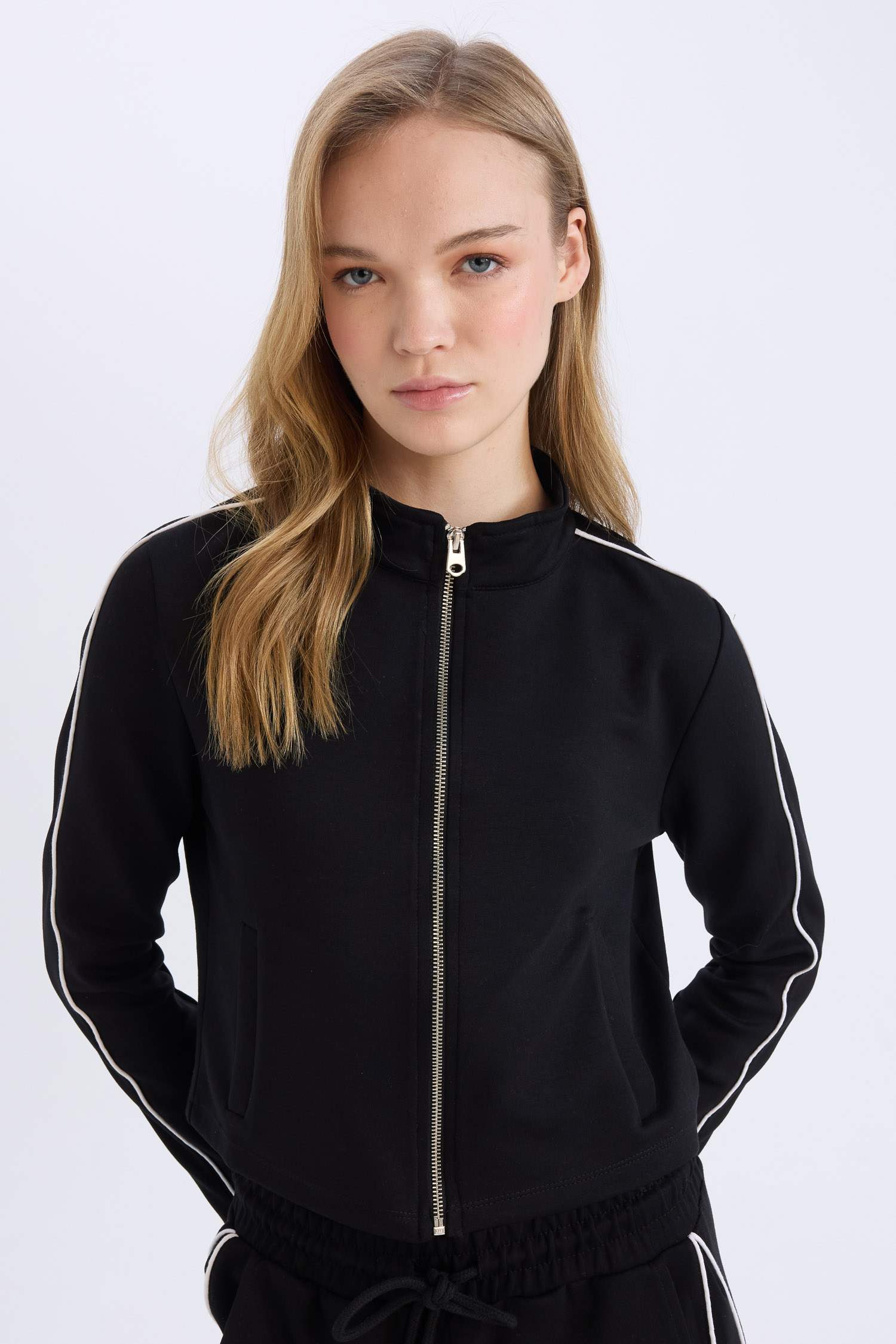 Fitted Dik Yaka Basic Düz Modal Fermuarlı Hırka