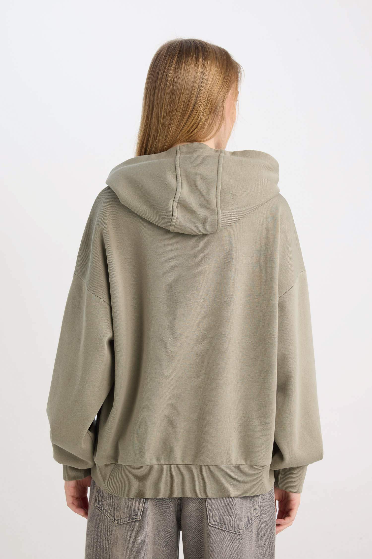 سويت شيرت سامبل قصة فضفاضة بغطاء للرأس