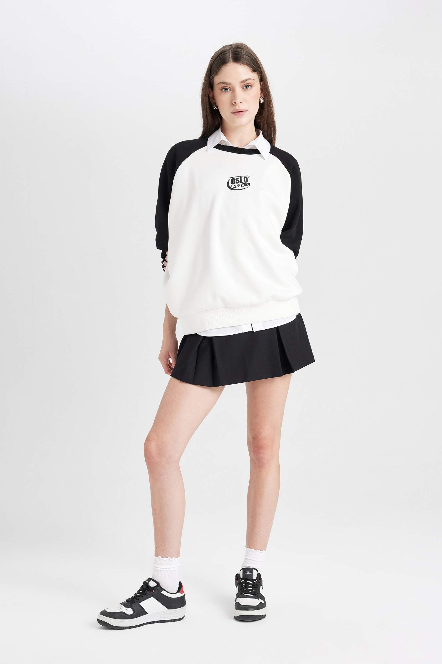 Loose Fit Color Block Printed Sweatshirt