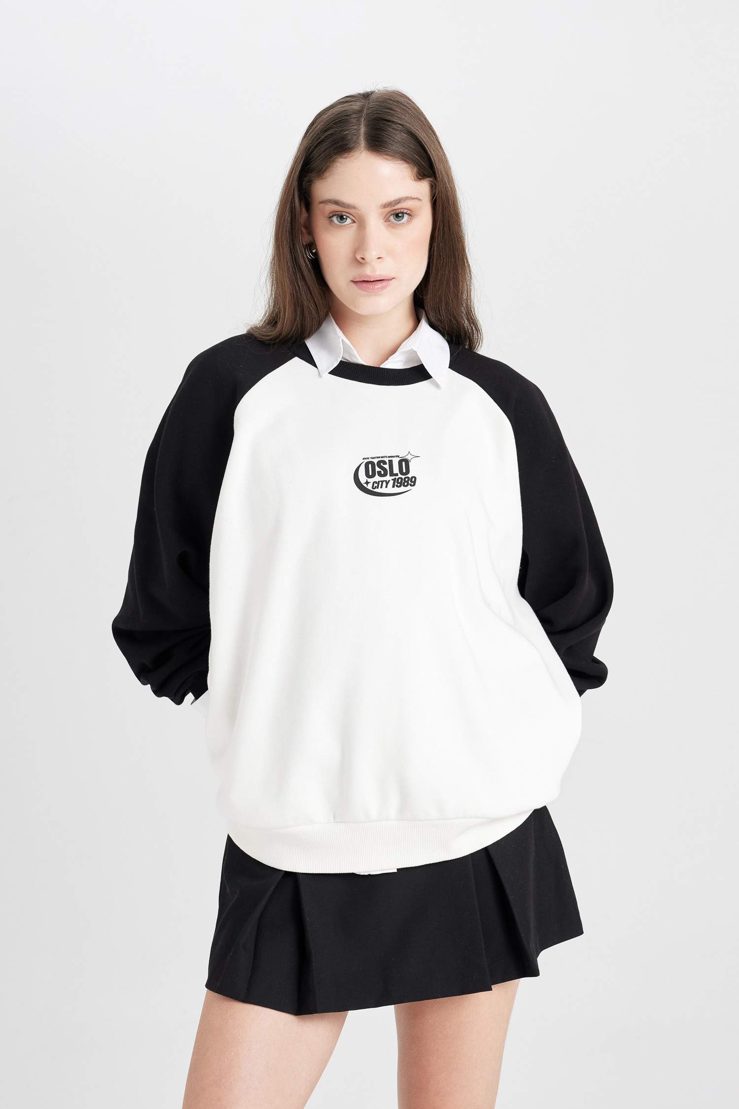 Loose Fit Color Block Printed Sweatshirt