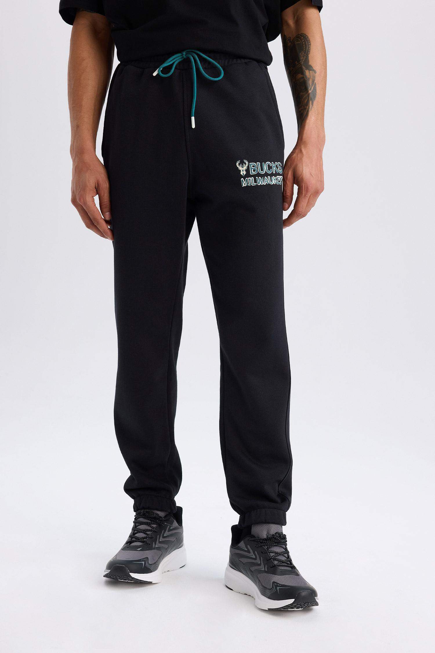 DeFactoFit NBA Milwaukee Bucks Kalın Jogger Eşofman Altı Standart Fit Cepli Beli Bağcıklı Lastikli Paça