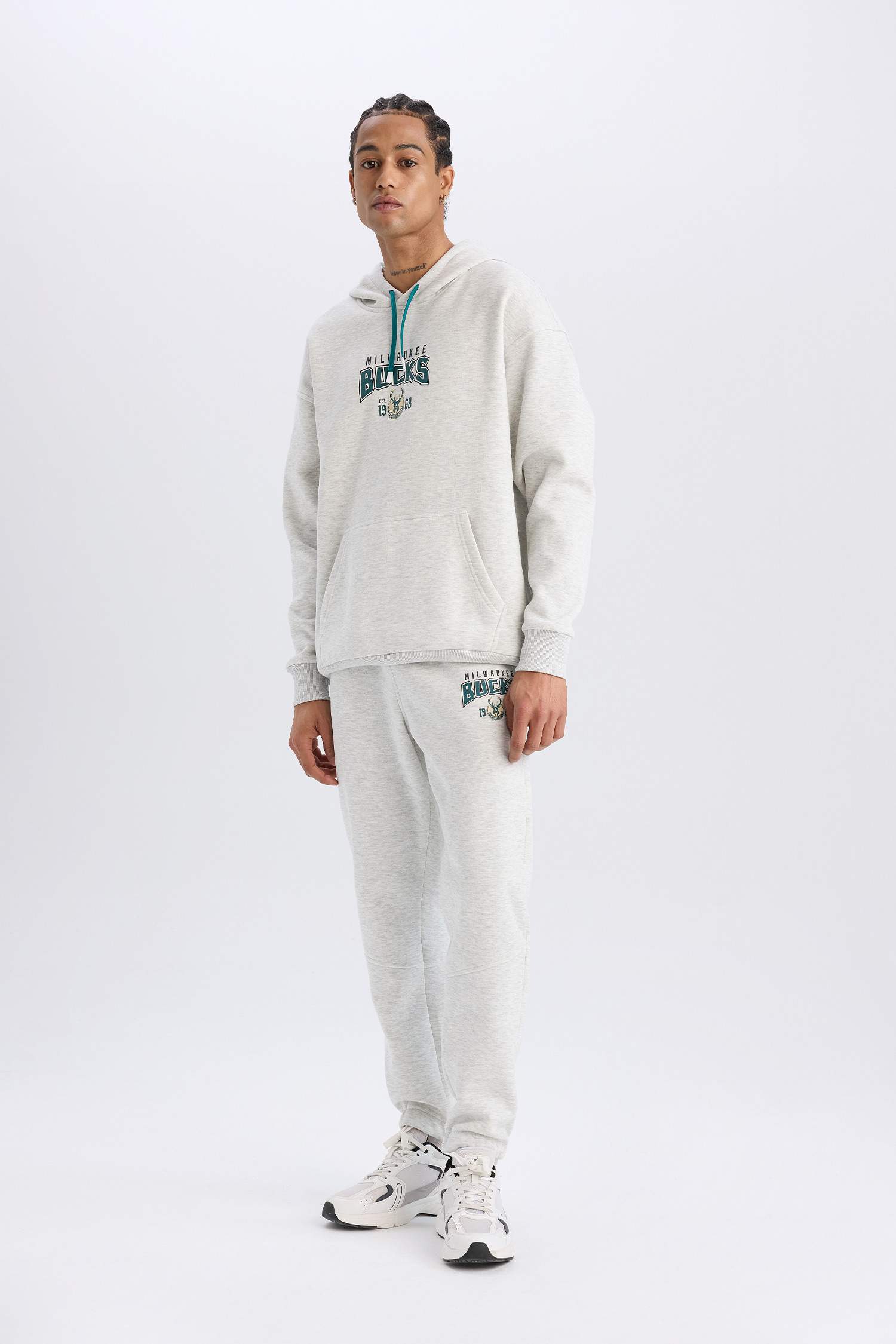 NBA Milwaukee Bucks Oversize Geniş Kalıp Kapüşonlu Sırt Baskılı Kalın Sweatshirt