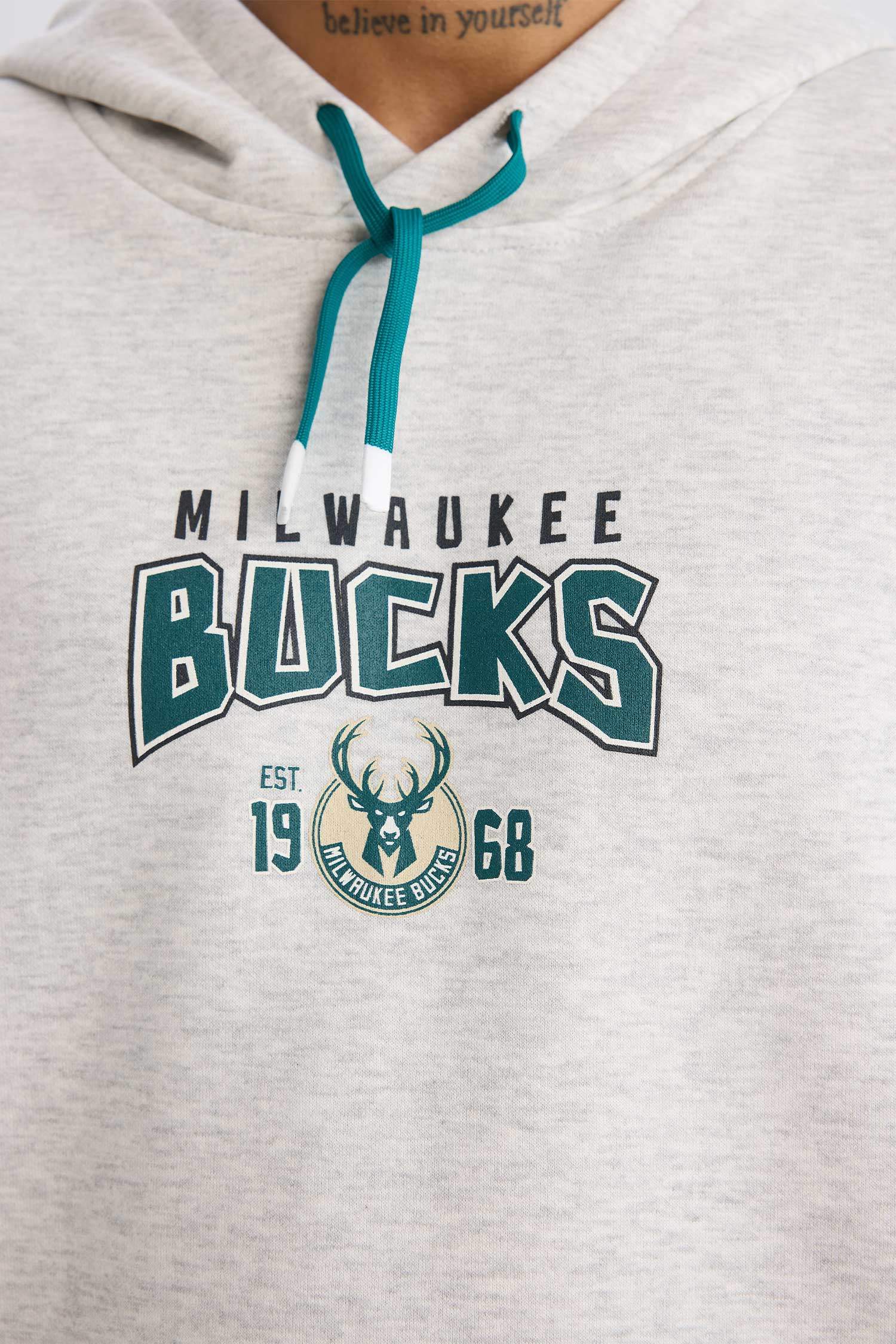 NBA Milwaukee Bucks Oversize Geniş Kalıp Kapüşonlu Sırt Baskılı Kalın Sweatshirt
