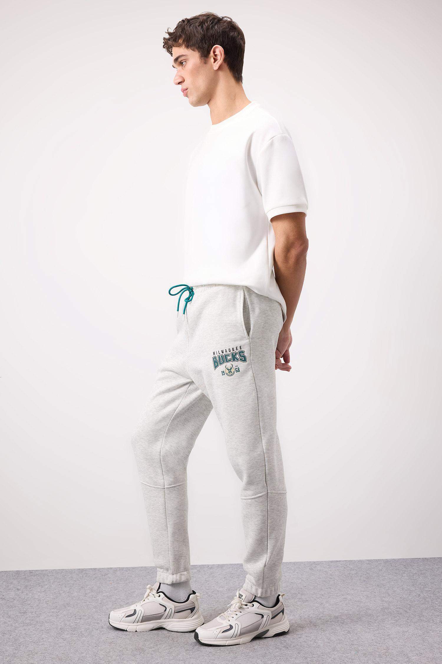 DeFactoFit NBA Milwaukee Bucks Kalın Jogger Eşofman Altı Standart Fit Beli Bağcıklı Cepli 