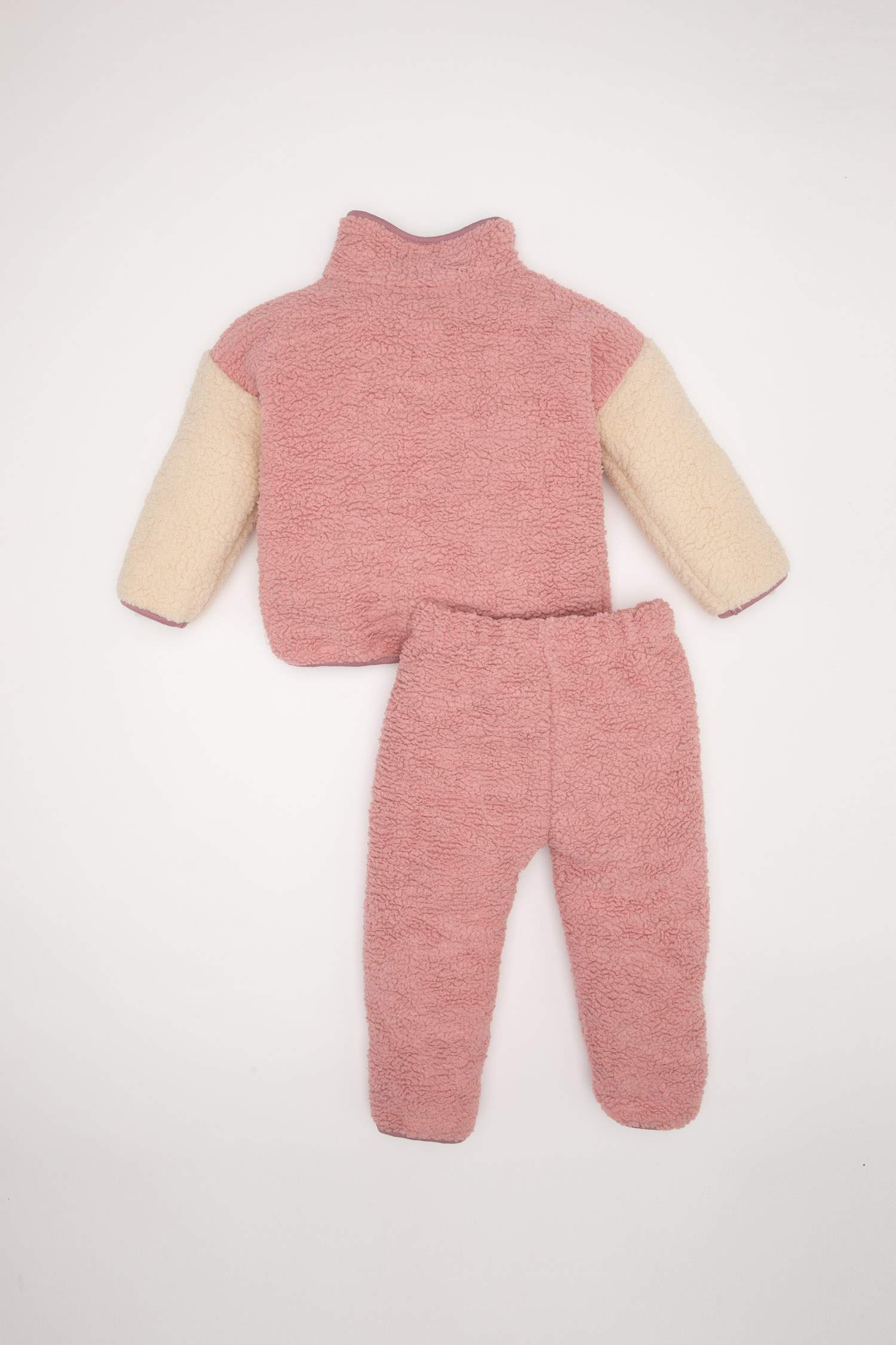 طقم من قطعتين سويت شيرت برقبة عالية و سروال للبيبي بنت