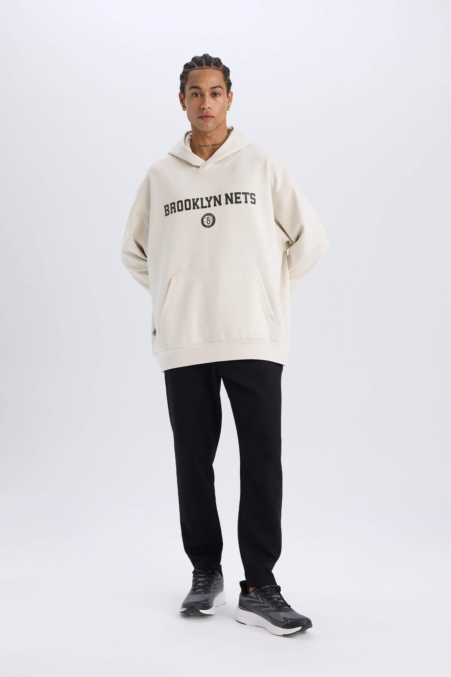 DeFactoFit NBA Brooklyn Nets Oversize Geniş Kalıp Kapüşonlu Sırt Baskılı Skuba Dalgıç Kumaş Sweatshirt