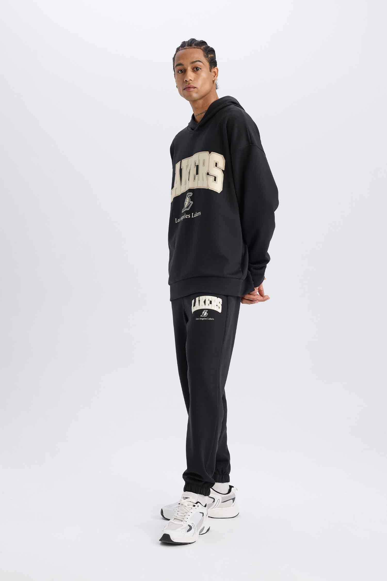 DeFactoFit NBA Los Angeles Lakers Jogger Eşofman Altı Standart Fit Cepli Esnek Bantlı Paça Skuba Dalgıç Kumaş 