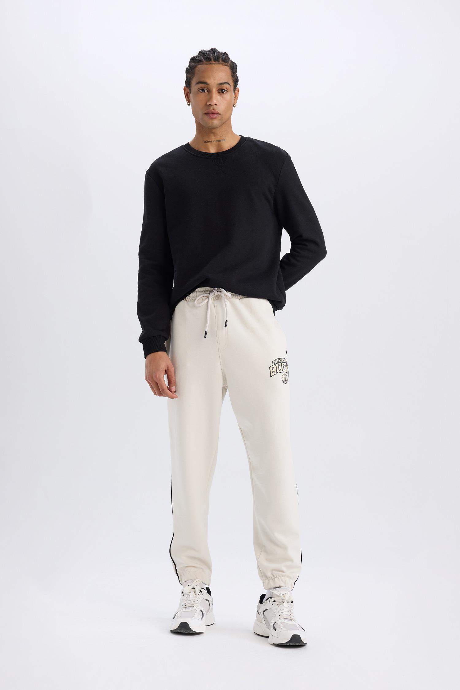 DeFactoFit NBA Milwaukee Bucks Jogger Eşofman Altı Standart Fit Cepli Esnek Bantlı Paça Skuba Dalgıç Kumaş 