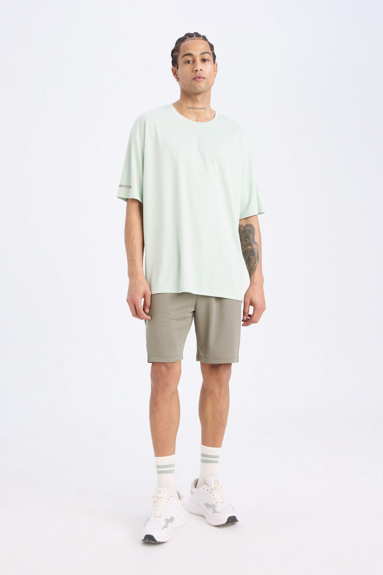 DeFactoFit Hızlı Kuruyan Boxy Fit Bisiklet Yaka Baskılı Sporcu Kısa Kollu Tişört