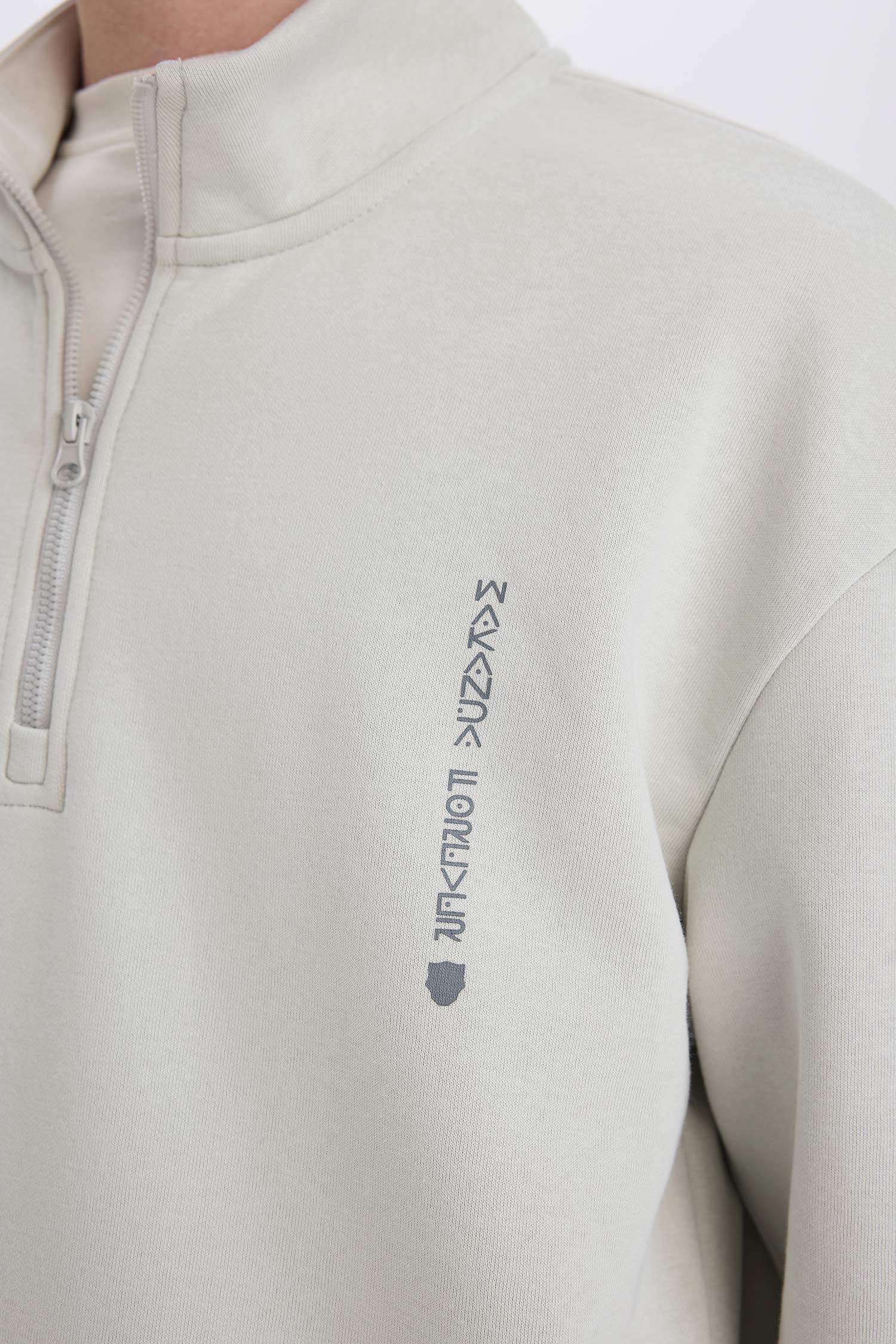 Marvel Boxy Fit Dik Yaka Fermuarlı Sırt Baskılı Sweatshirt