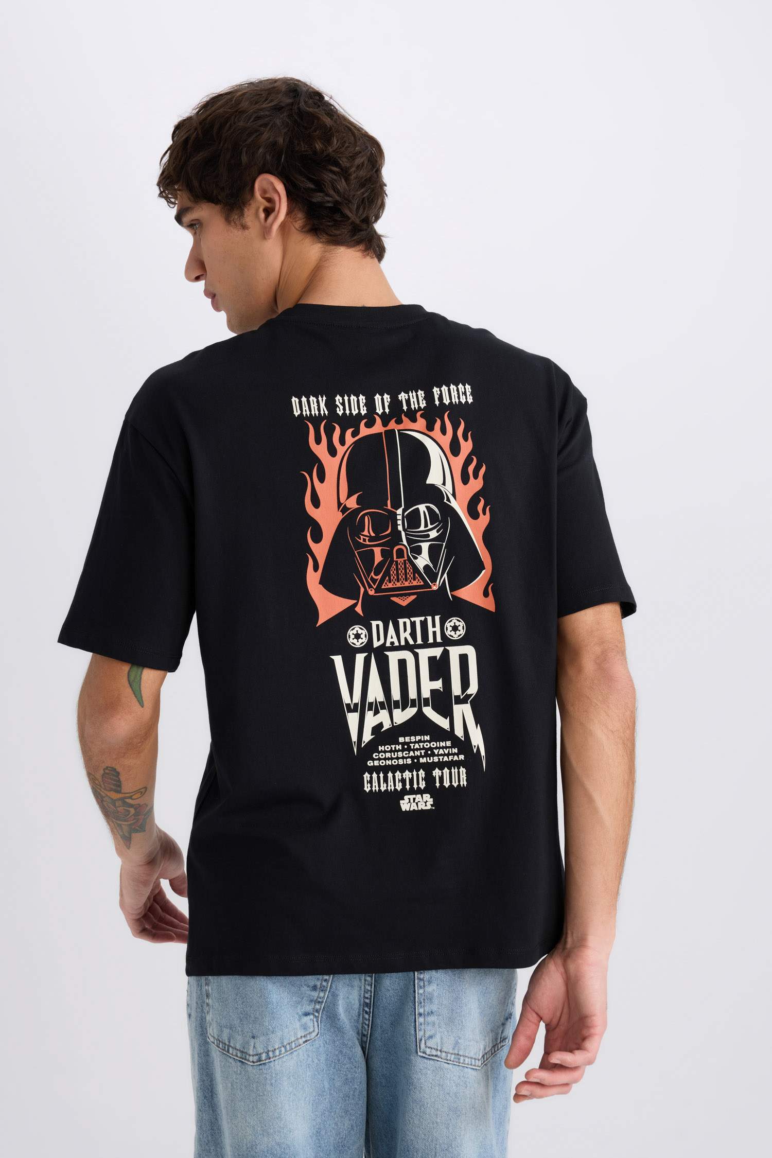 Black MAN Star Wars Boxy Fit Crew Neck Printed T-Shirt