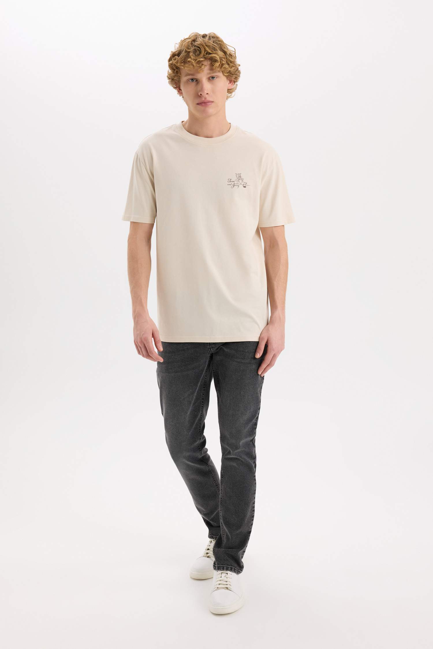 %100 Pamuk Tom & Jerry Regular Fit Bisiklet Yaka Sırt Baskılı Kısa Kollu Tişört