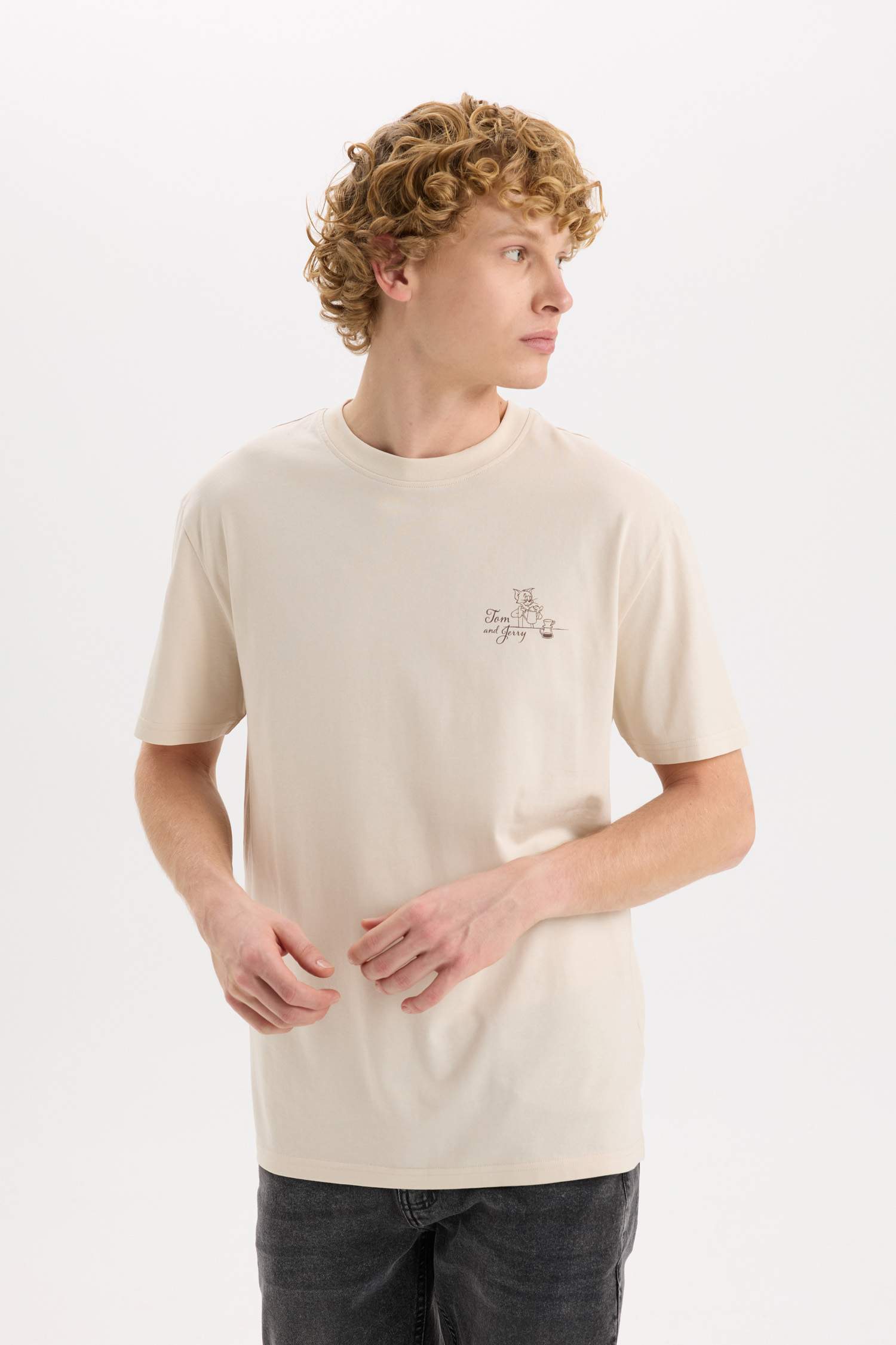 %100 Pamuk Tom & Jerry Regular Fit Bisiklet Yaka Sırt Baskılı Kısa Kollu Tişört