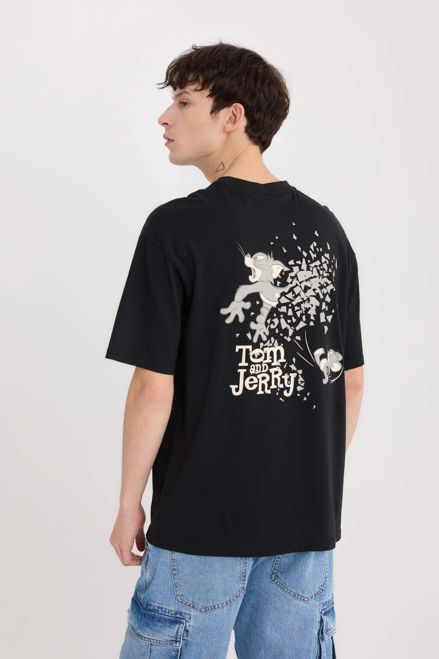 %100 Pamuk Tom & Jerry Boxy Fit Bisiklet Yaka Sırt Baskılı Kısa Kollu Tişört