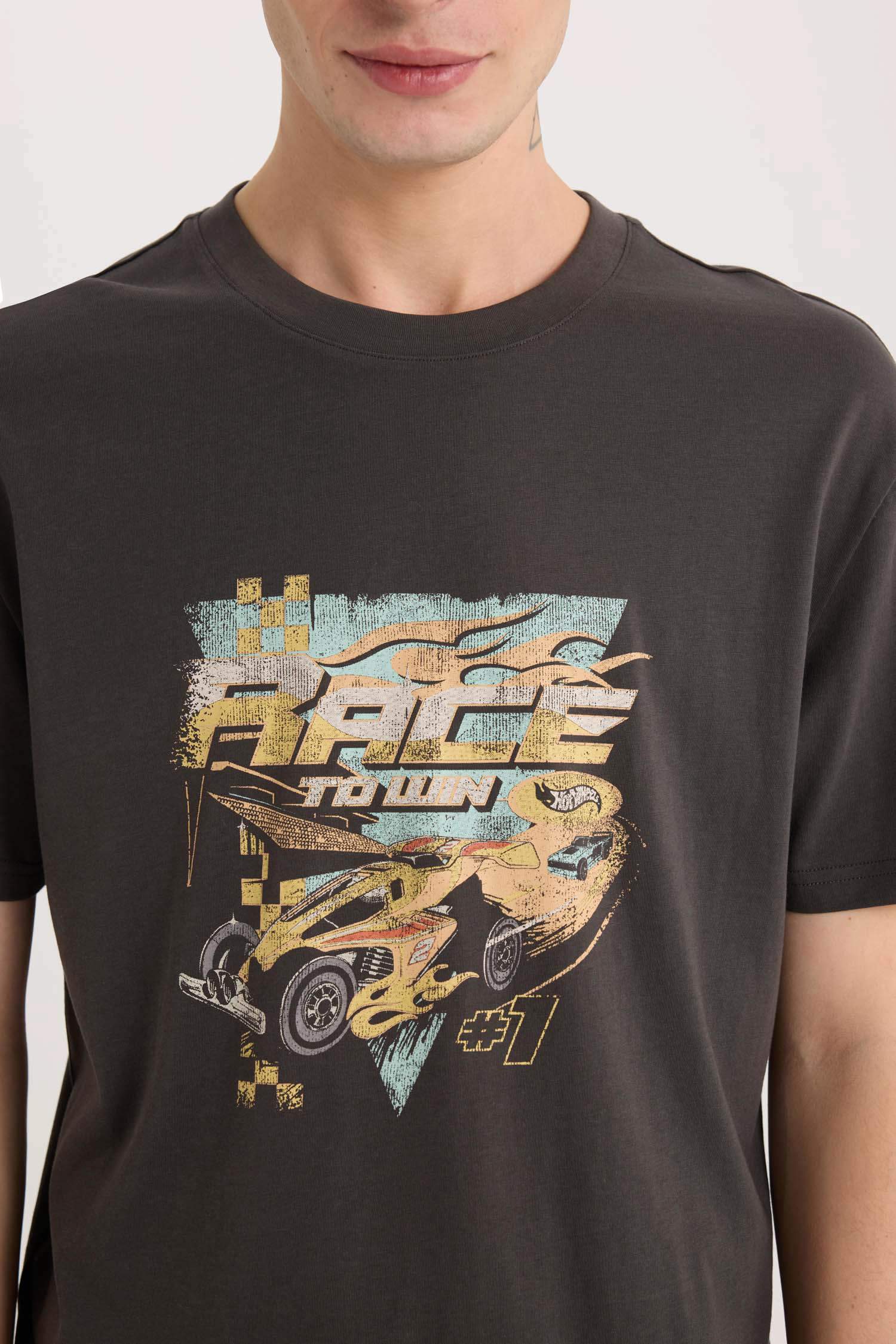 تيشيرت مطبوع قصة عادية برقبة مستديرة