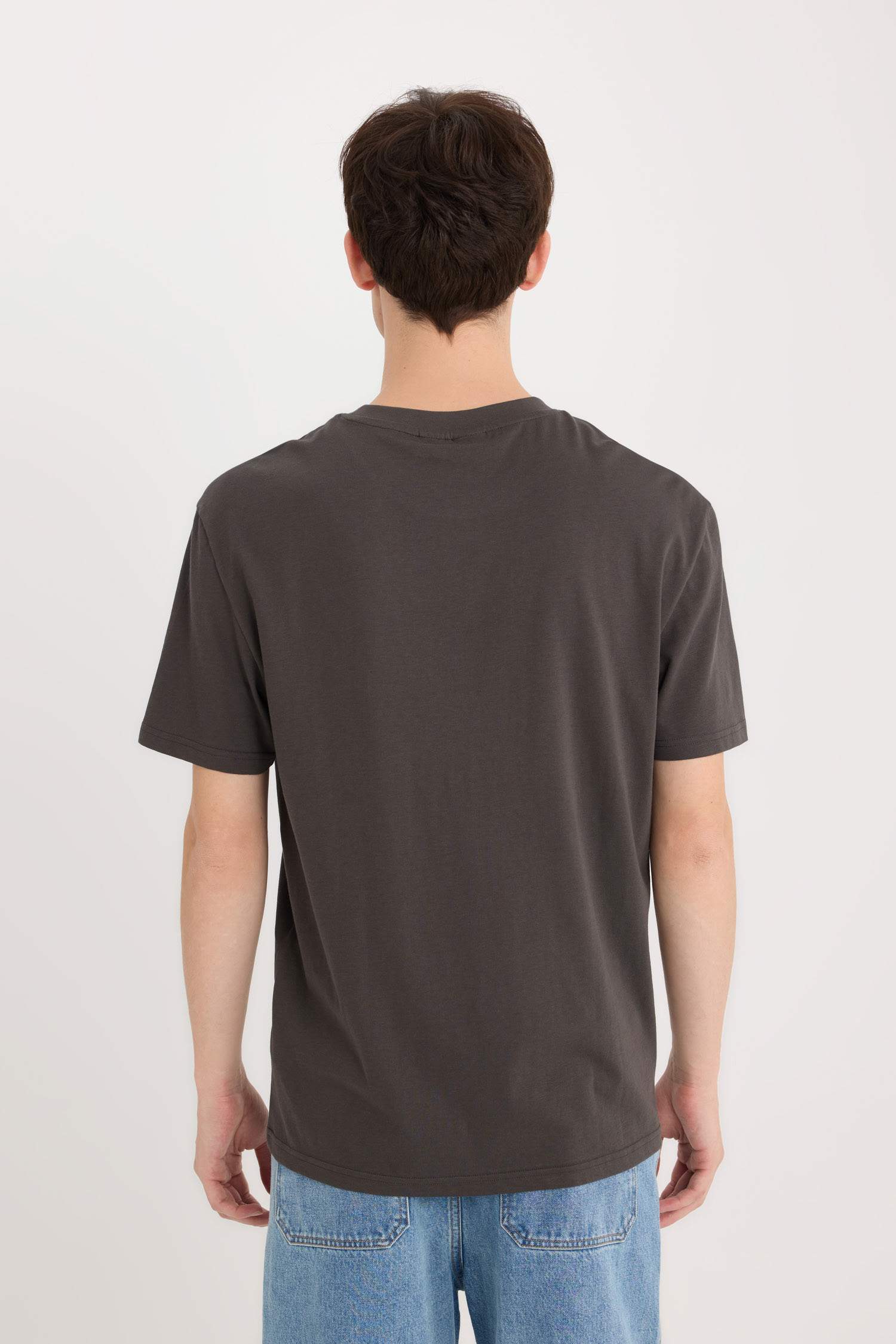 تيشيرت مطبوع قصة عادية برقبة مستديرة