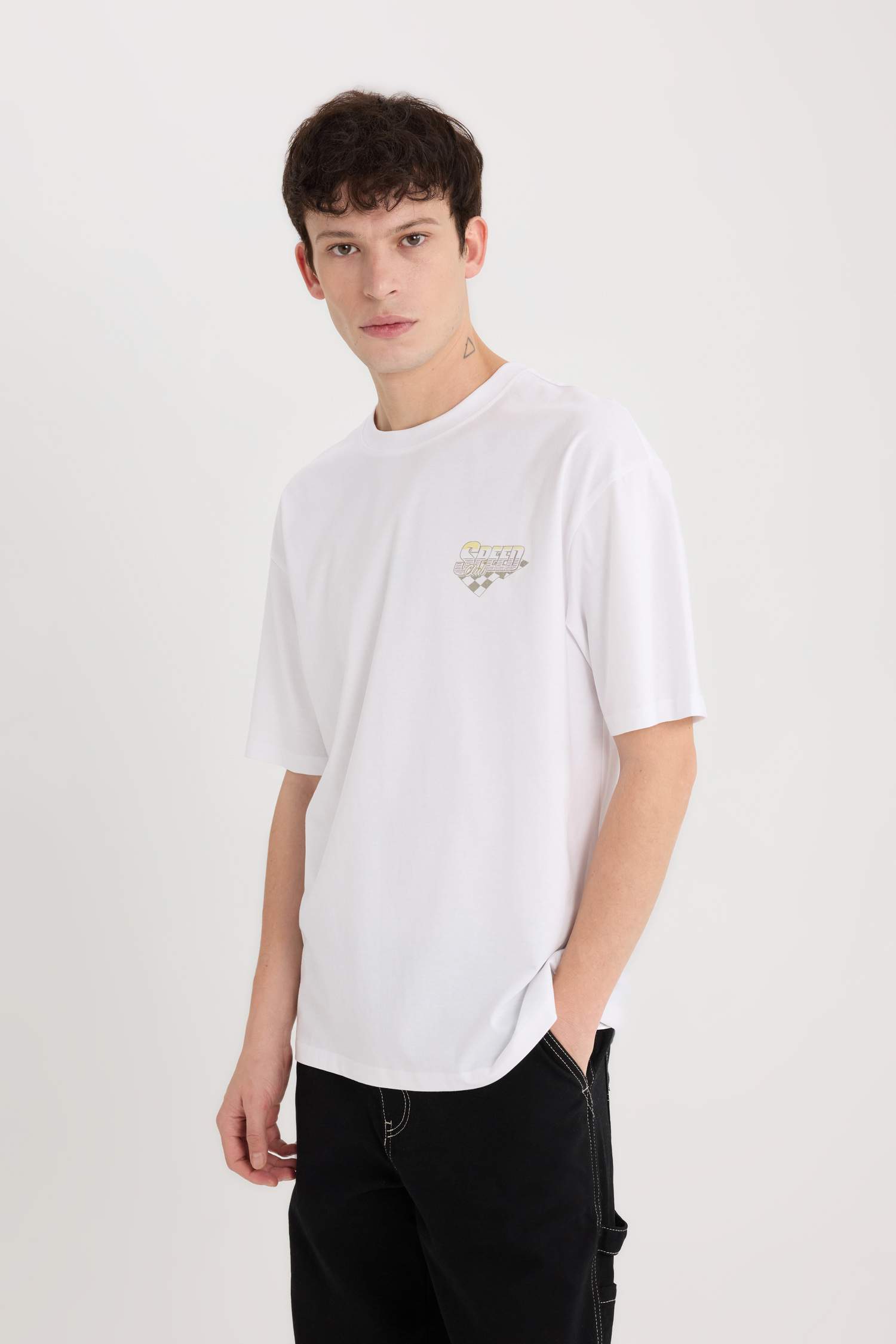 %100 Pamuk Hot Wheels Boxy Fit Bisiklet Yaka Sırt Baskılı Kısa Kollu Tişört