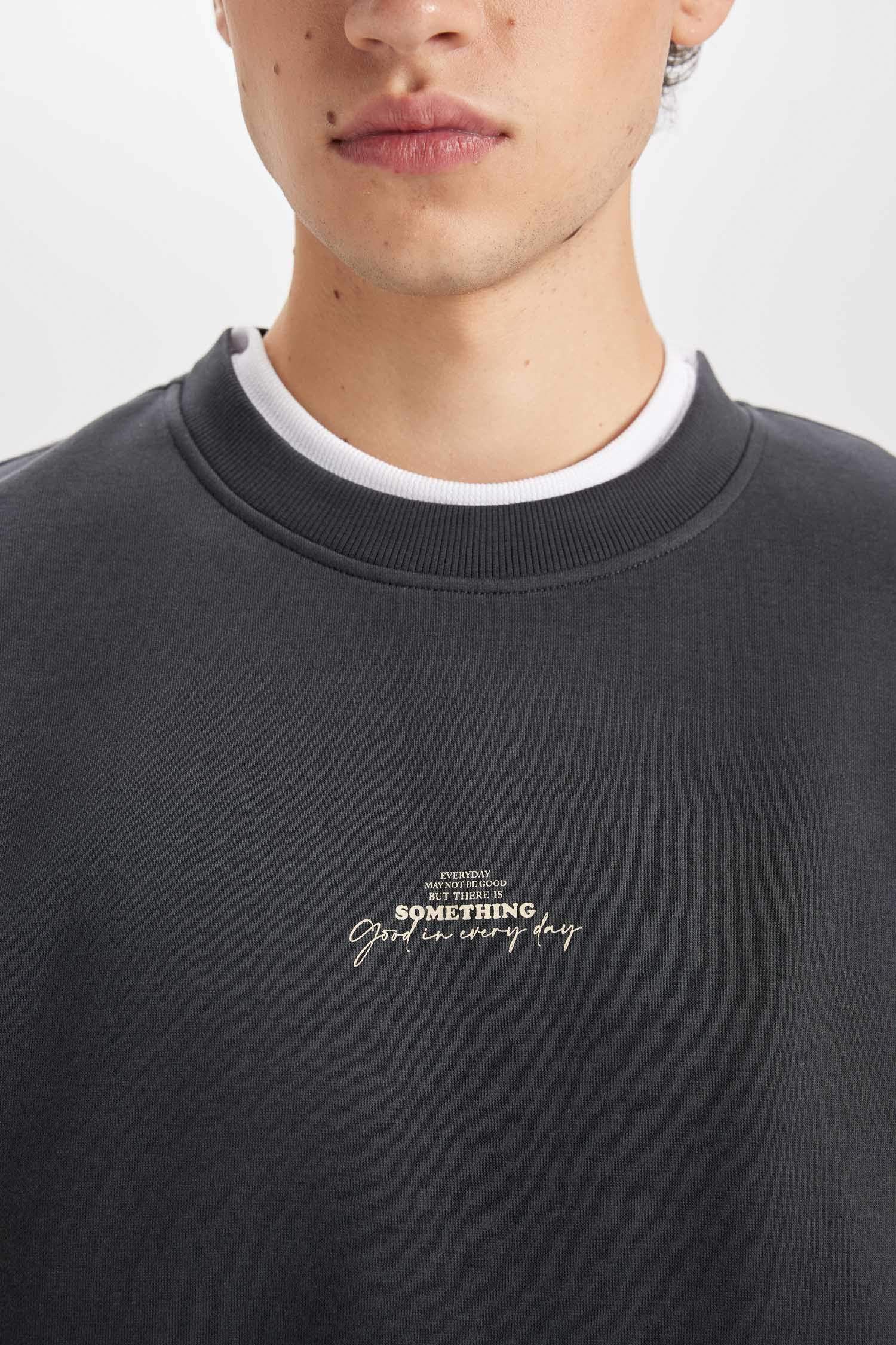 Boxy Fit Printed Long Sleeve Sweatshirt