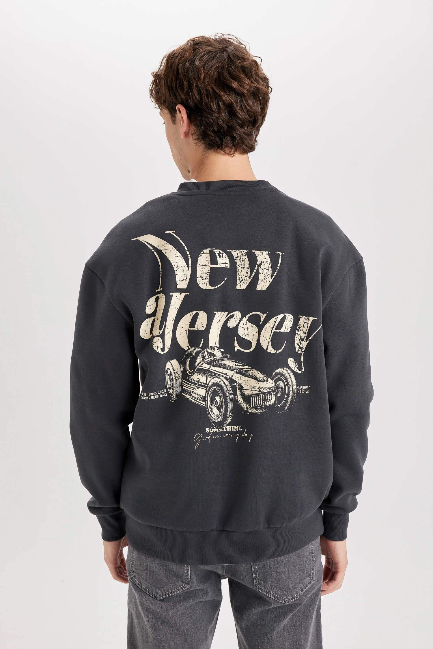 Boxy Fit Printed Long Sleeve Sweatshirt