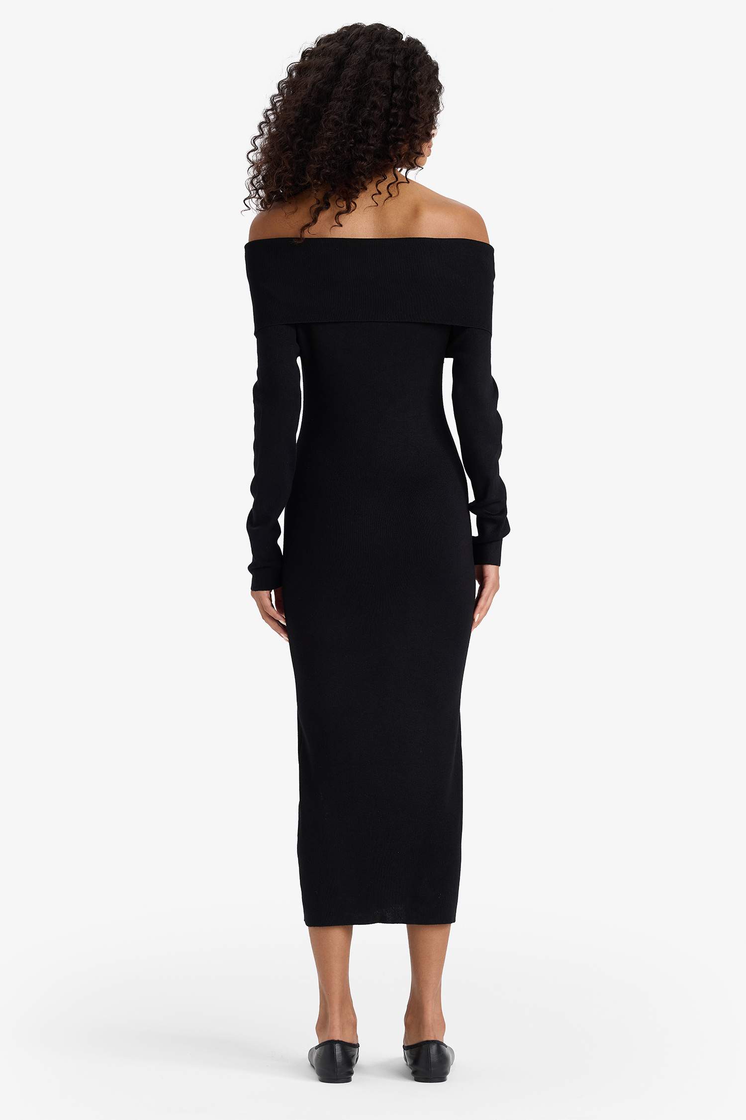 فستان ميدي مضلع سليم فيت بكتف مكشوف