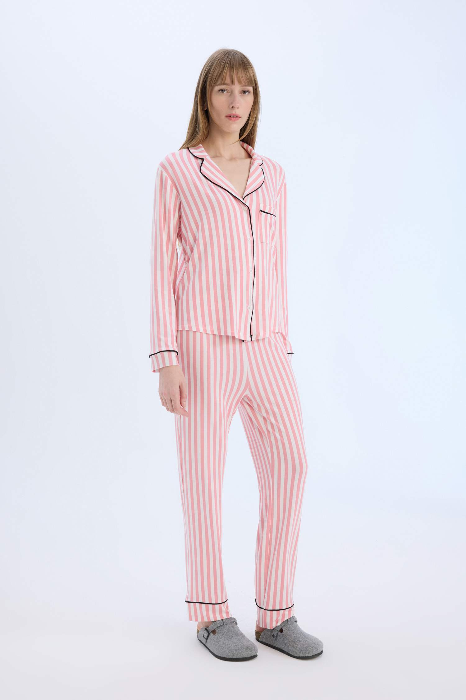 Fall in Love қалыпты пішім пиджама жағасы 2 Трикотаж жиынтығы