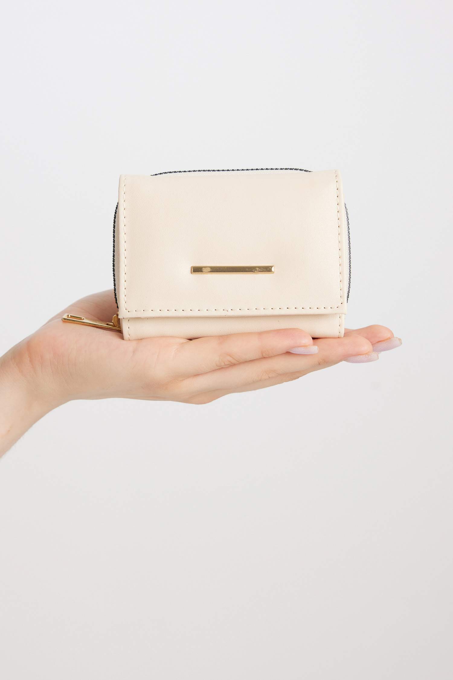 Әйелдерге полиуретан Әмияндар