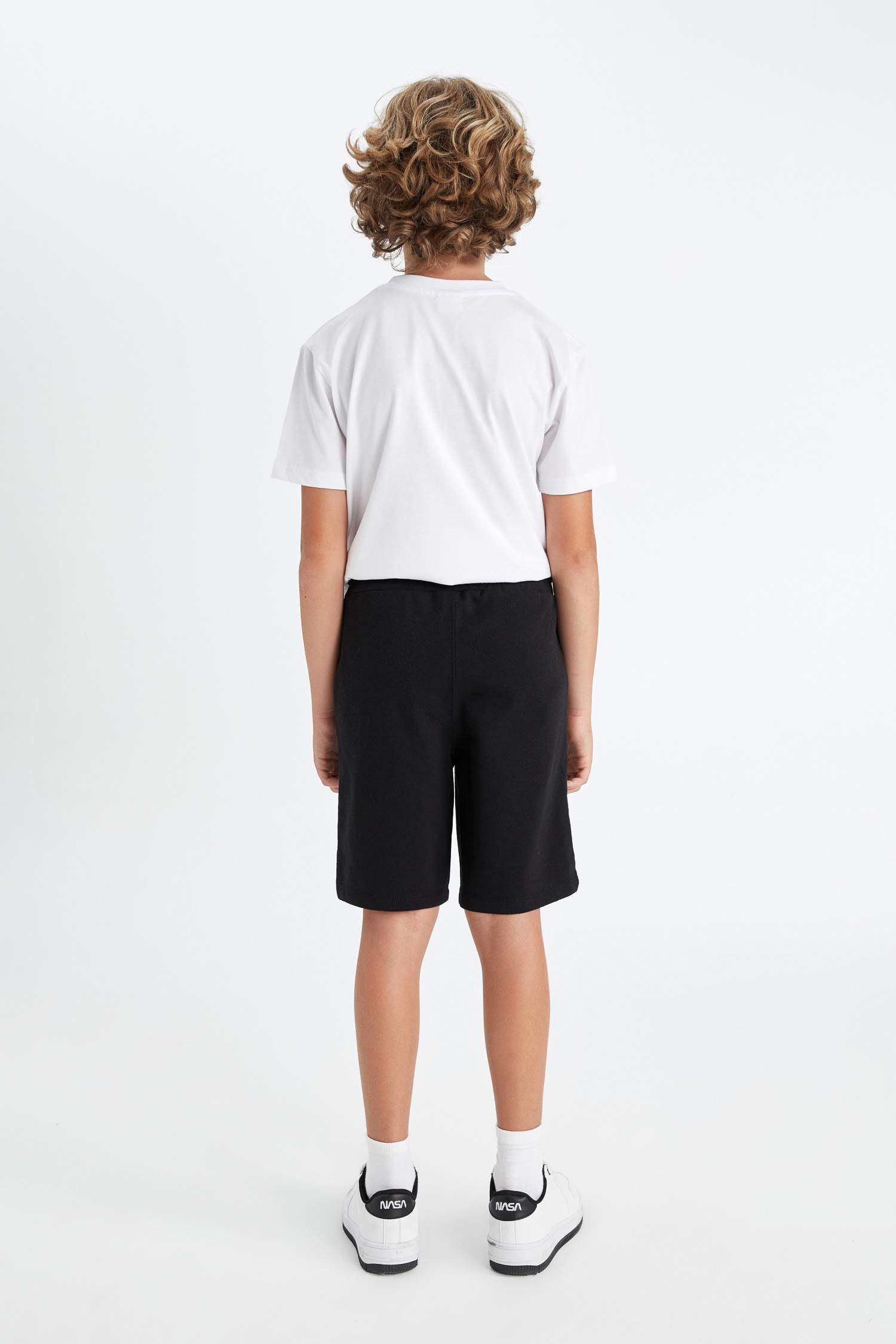 شورت ولادي بيكة قصة عادية