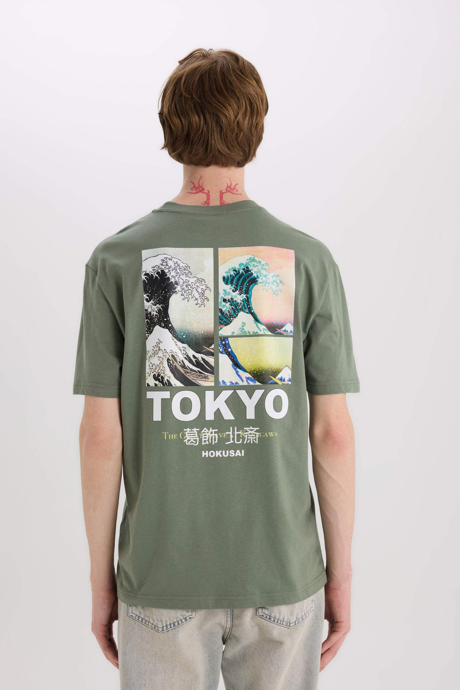 %100 Pamuk Art Hokusai Regular Fit Bisiklet Yaka Sırt Baskılı Kısa Kollu Tişört