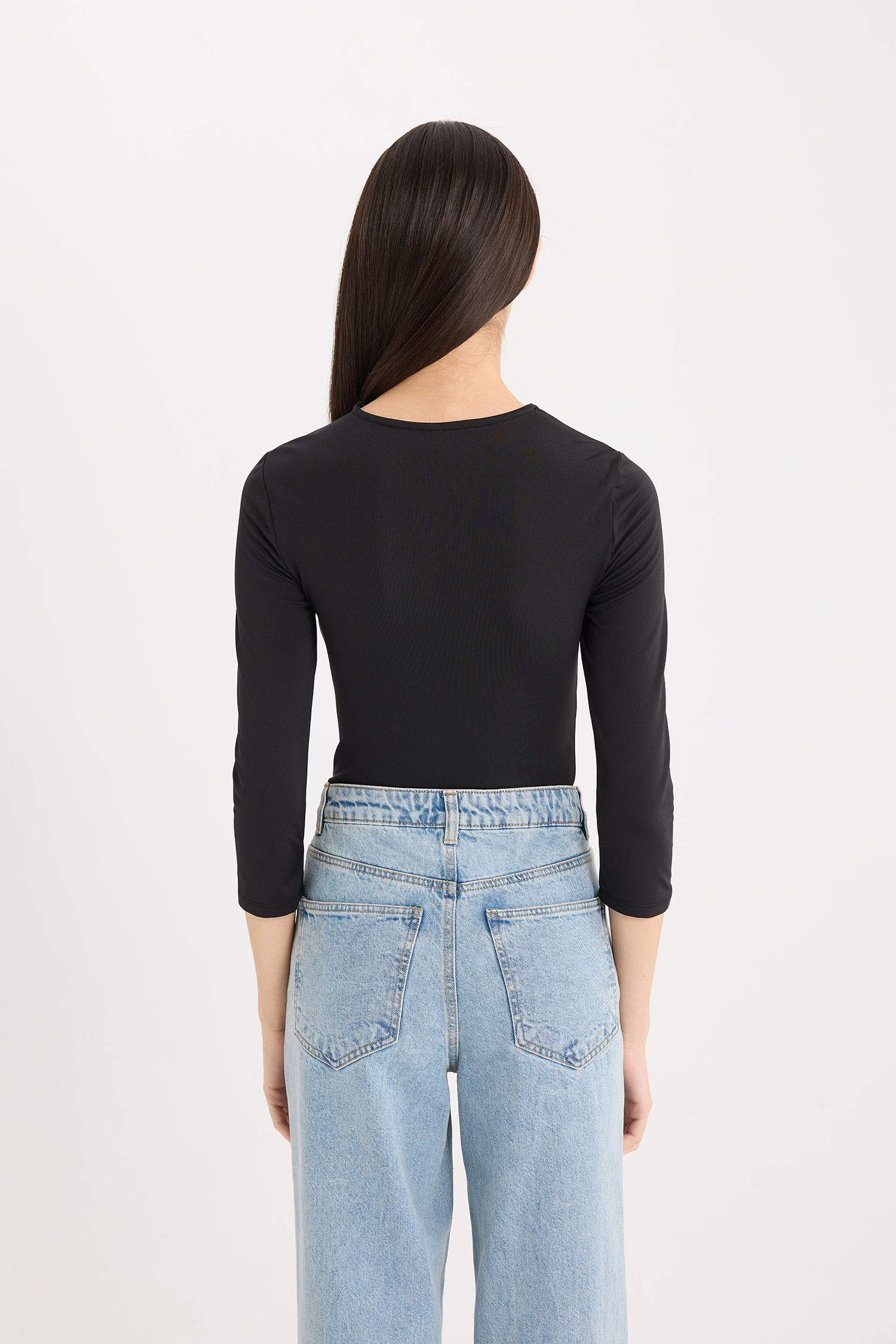 Body basique à manches mi-longues et col rond avec boutons-pression Coupe régulière