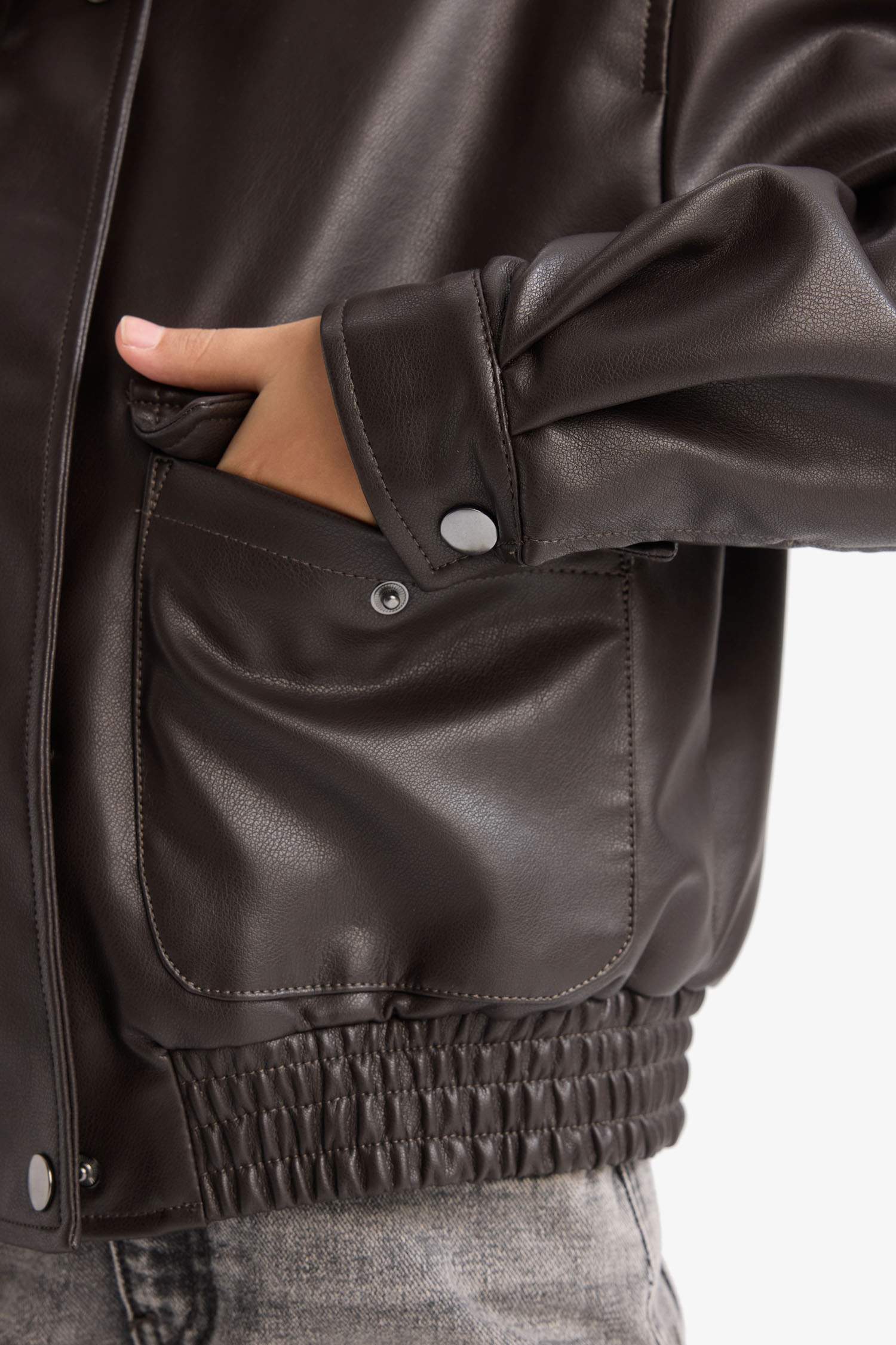 جاكيت بنات من جلد صناعي طارد للماء