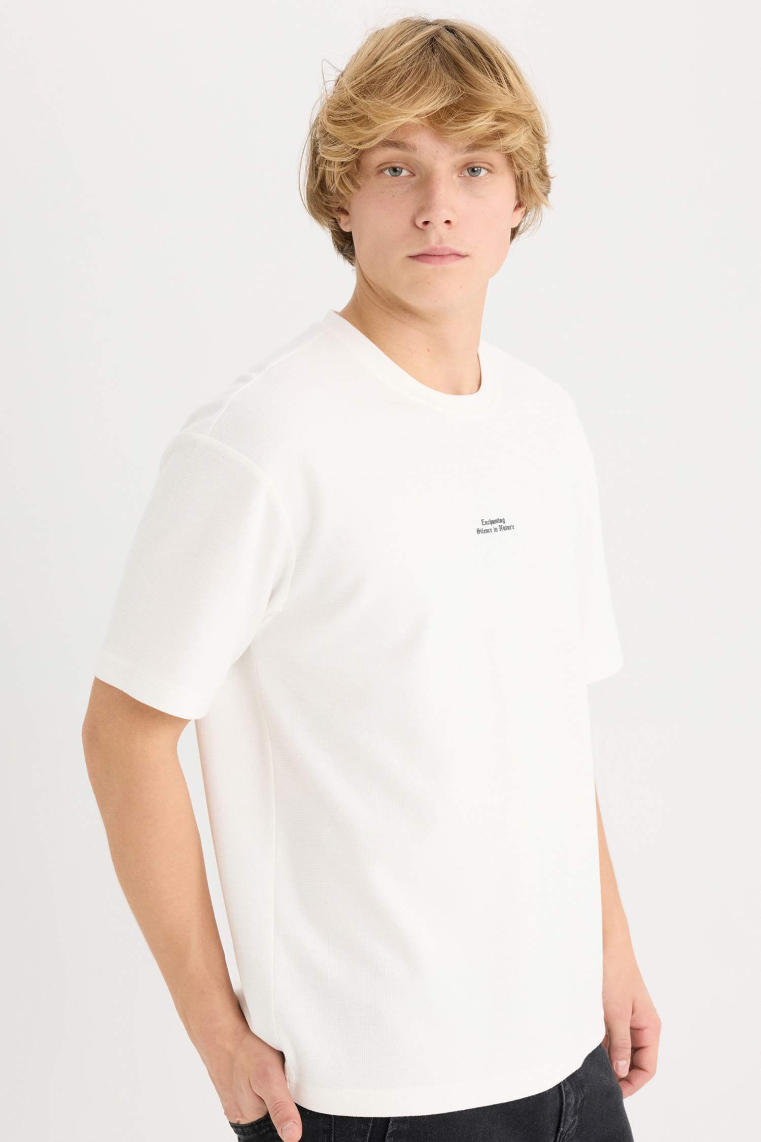 дөңгелек жаға минималл Қысқа жеңді футболка