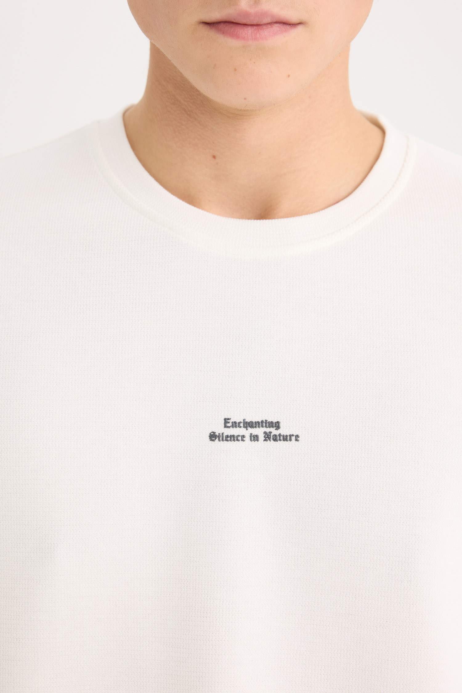 дөңгелек жаға минималл Қысқа жеңді футболка