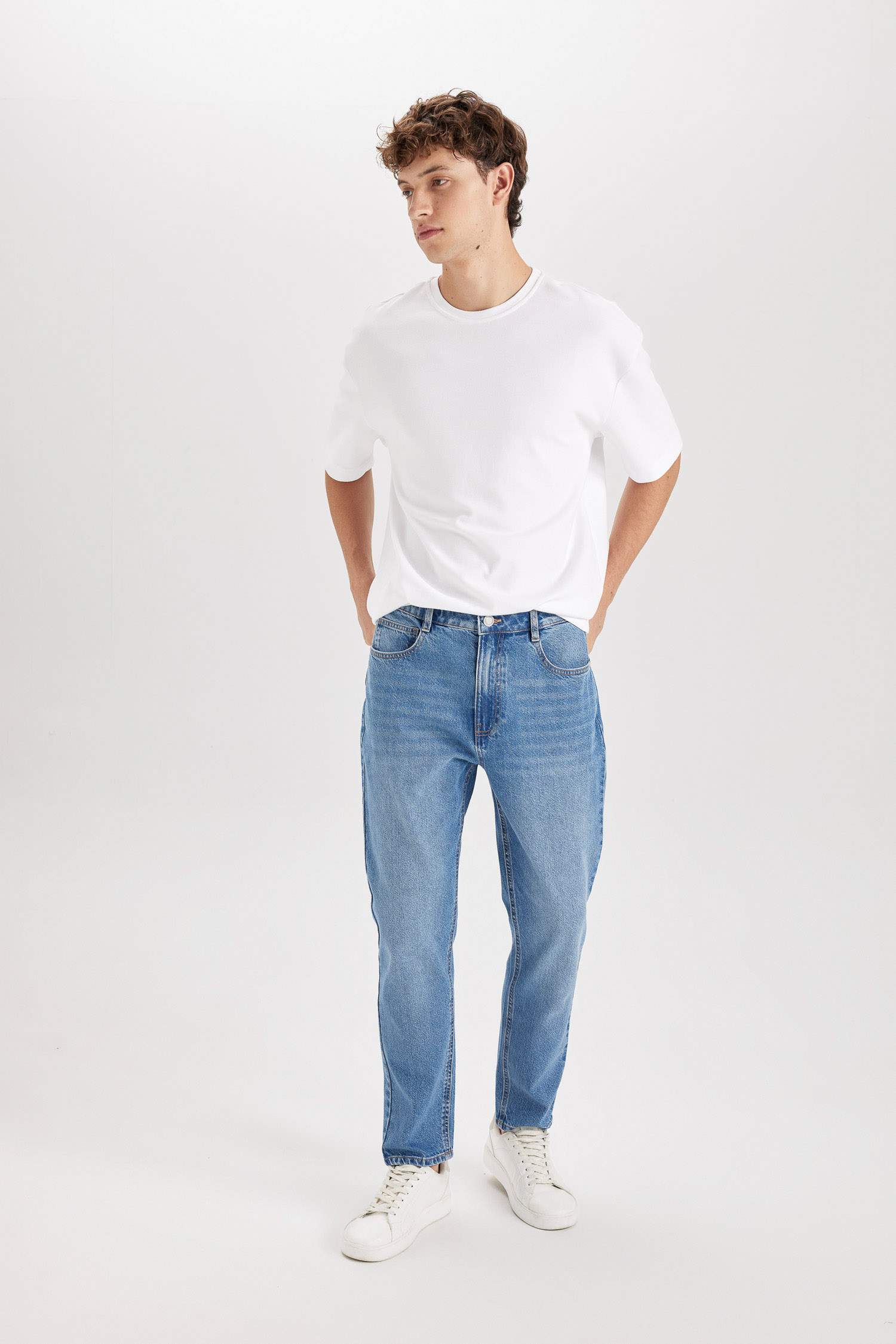 90's Slim Fit Skinny Leg Jeans