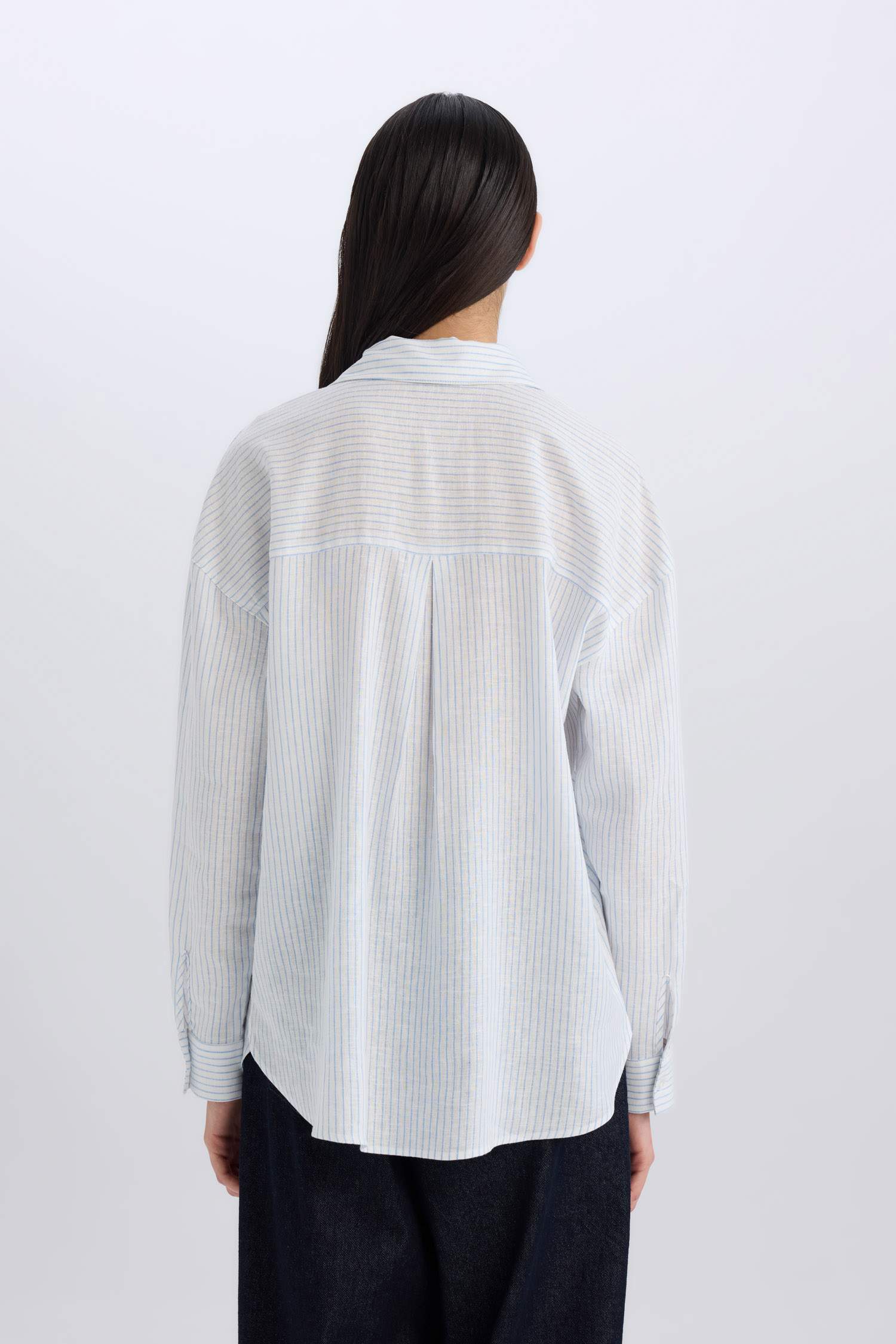 قميص ردن طويل اوفر سايز من مزيج الكتان