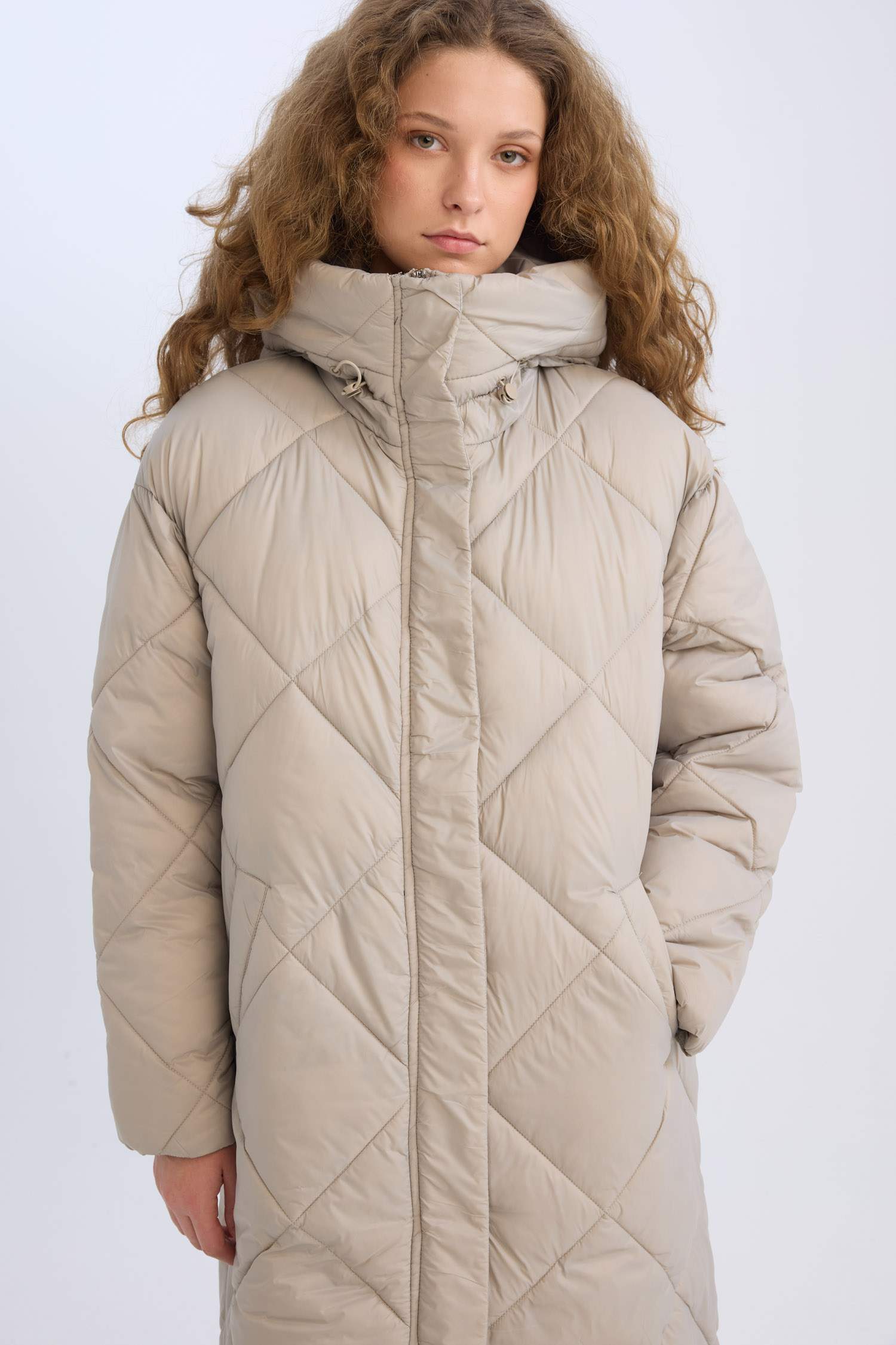 Regular Fit Kapüşonlu Uzun Parka Kapitoneli Fermuar Çıtçıtlı Cepli