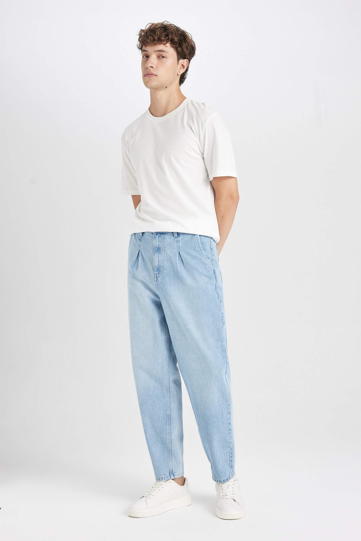 Джинсы с широкими брючинами Balloon Fit