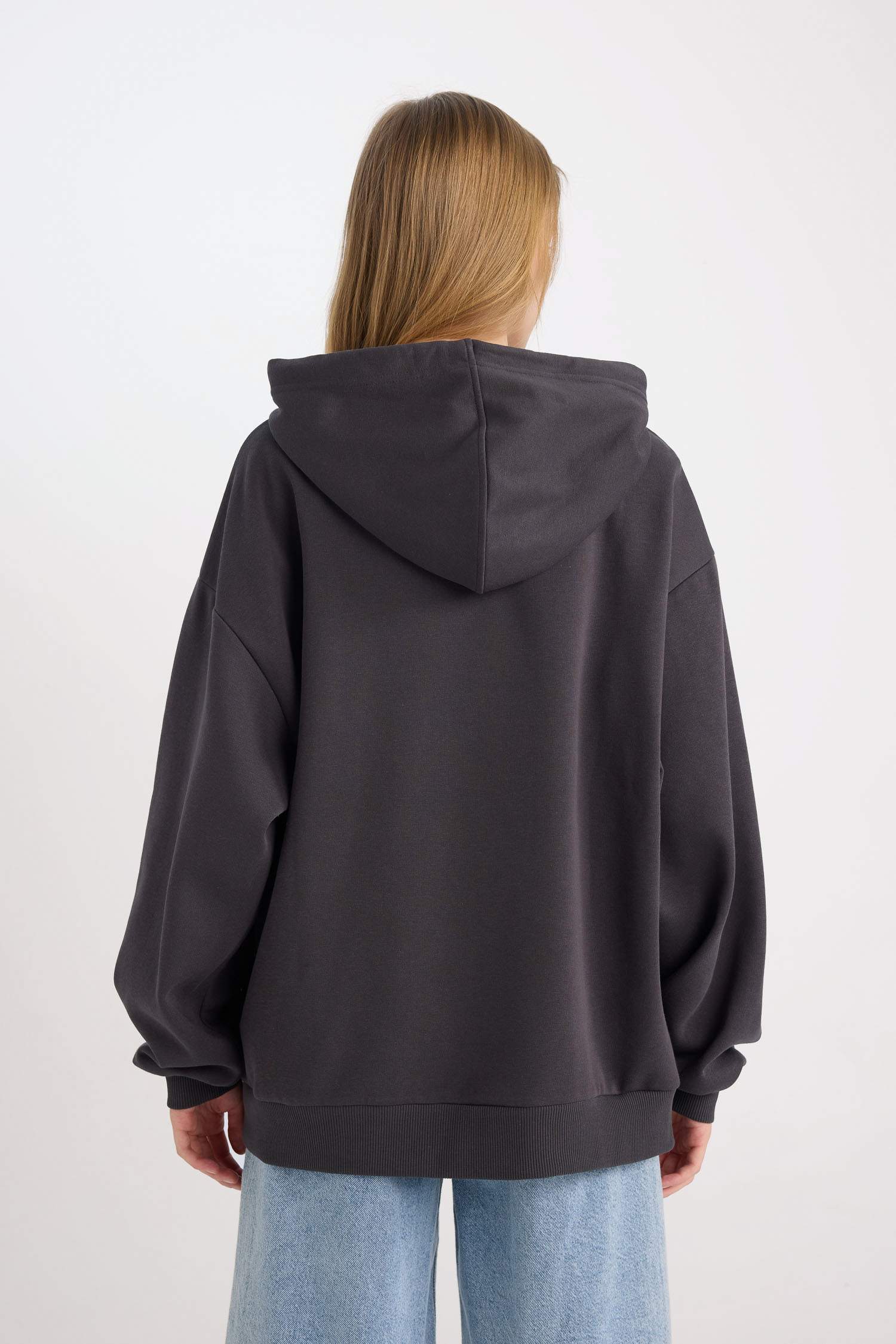 سويت شيرت اوفر سايز تقيل من جامعة هارفارد أنثراسايت