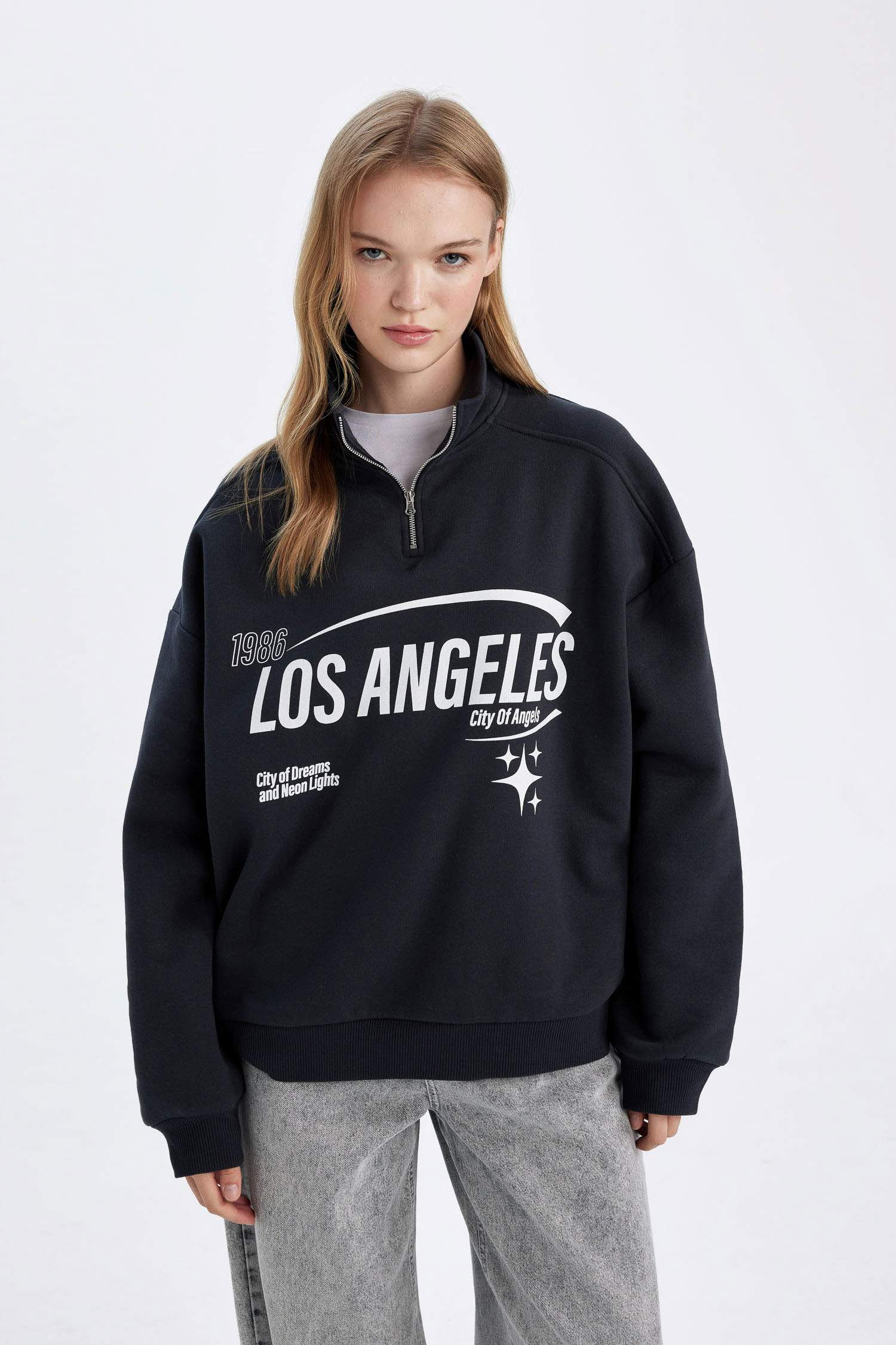 Loose Fit Yarım Fermuarlı Dik Yaka Baskılı Kalın Sweatshirt