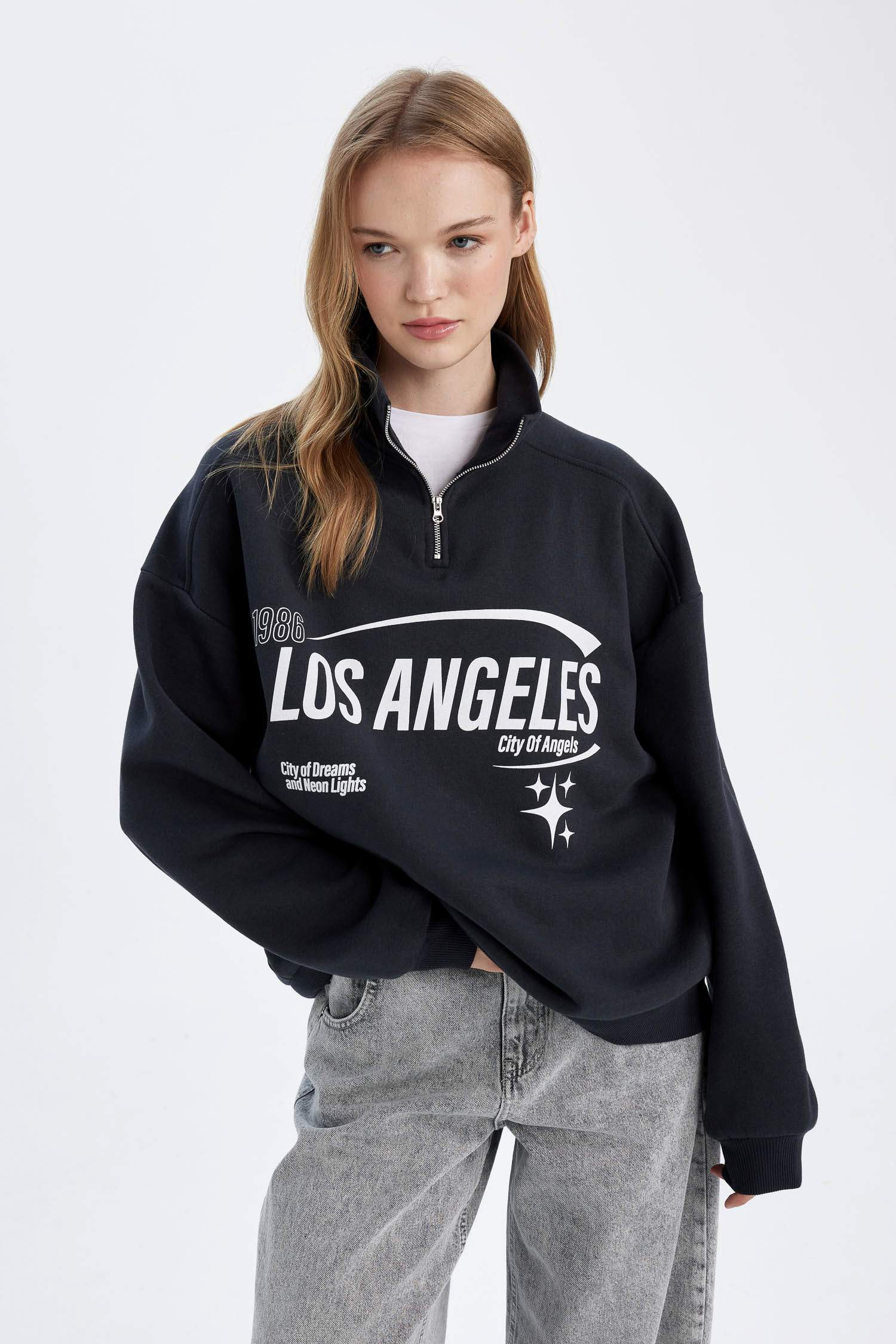 Loose Fit Yarım Fermuarlı Dik Yaka Baskılı Kalın Sweatshirt