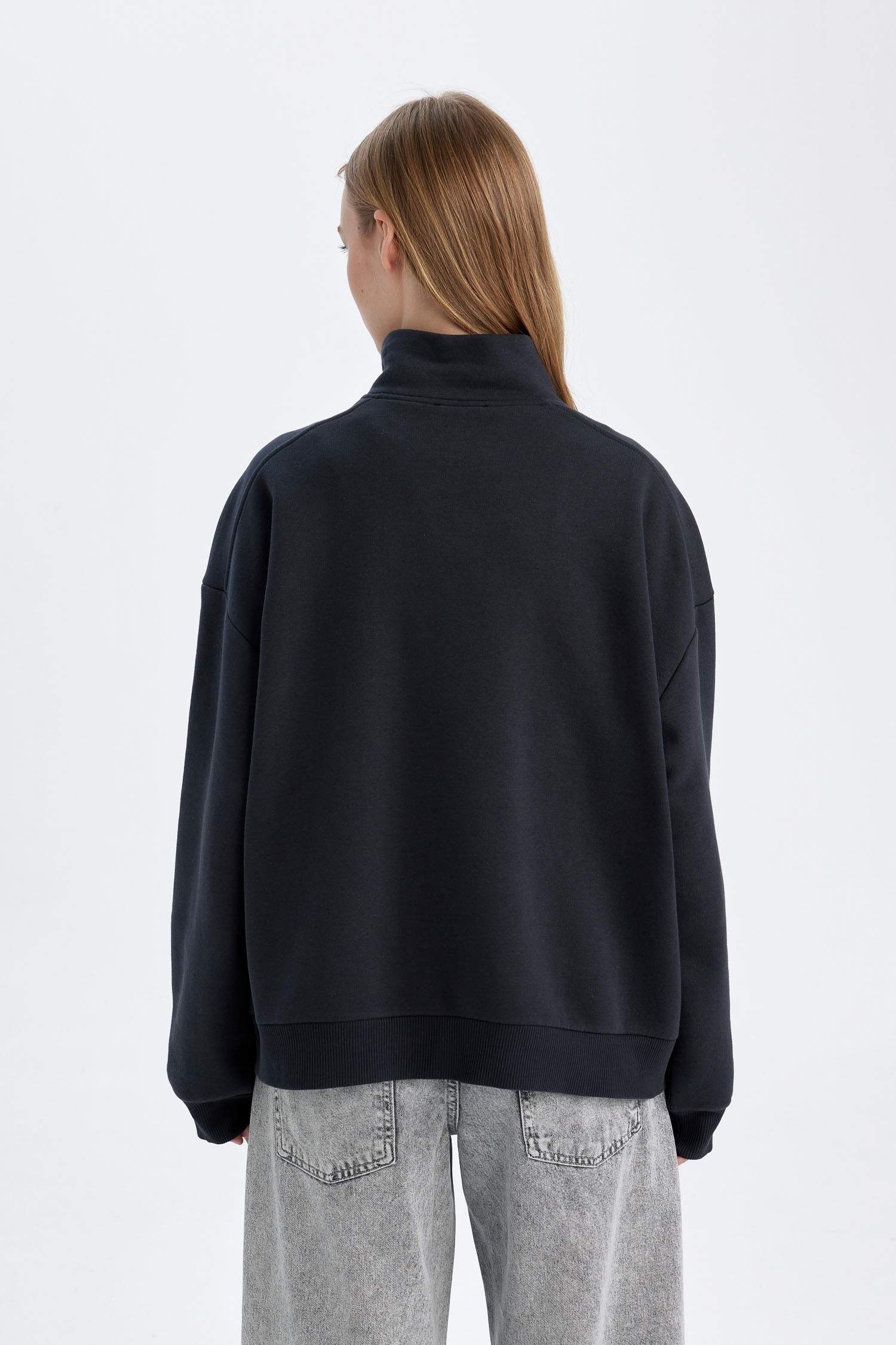 Loose Fit Yarım Fermuarlı Dik Yaka Baskılı Kalın Sweatshirt
