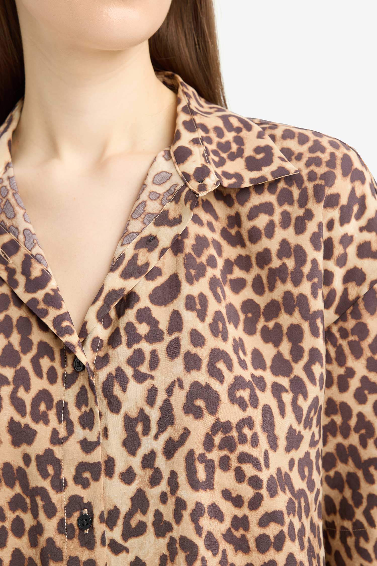 үлкен пішім Қысқа жеңді жейде