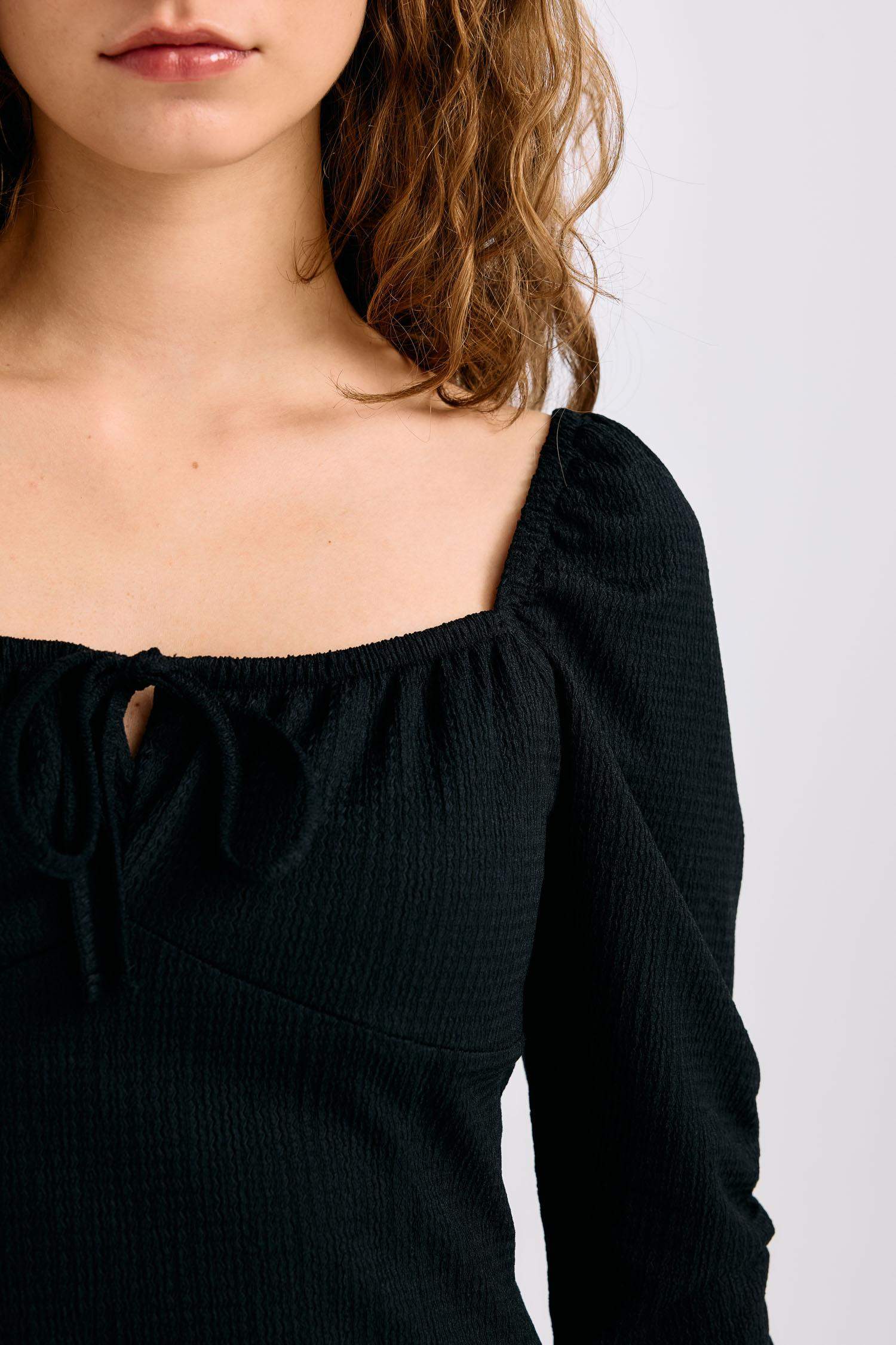 فستان ميدي منسوج بياخة مربعة