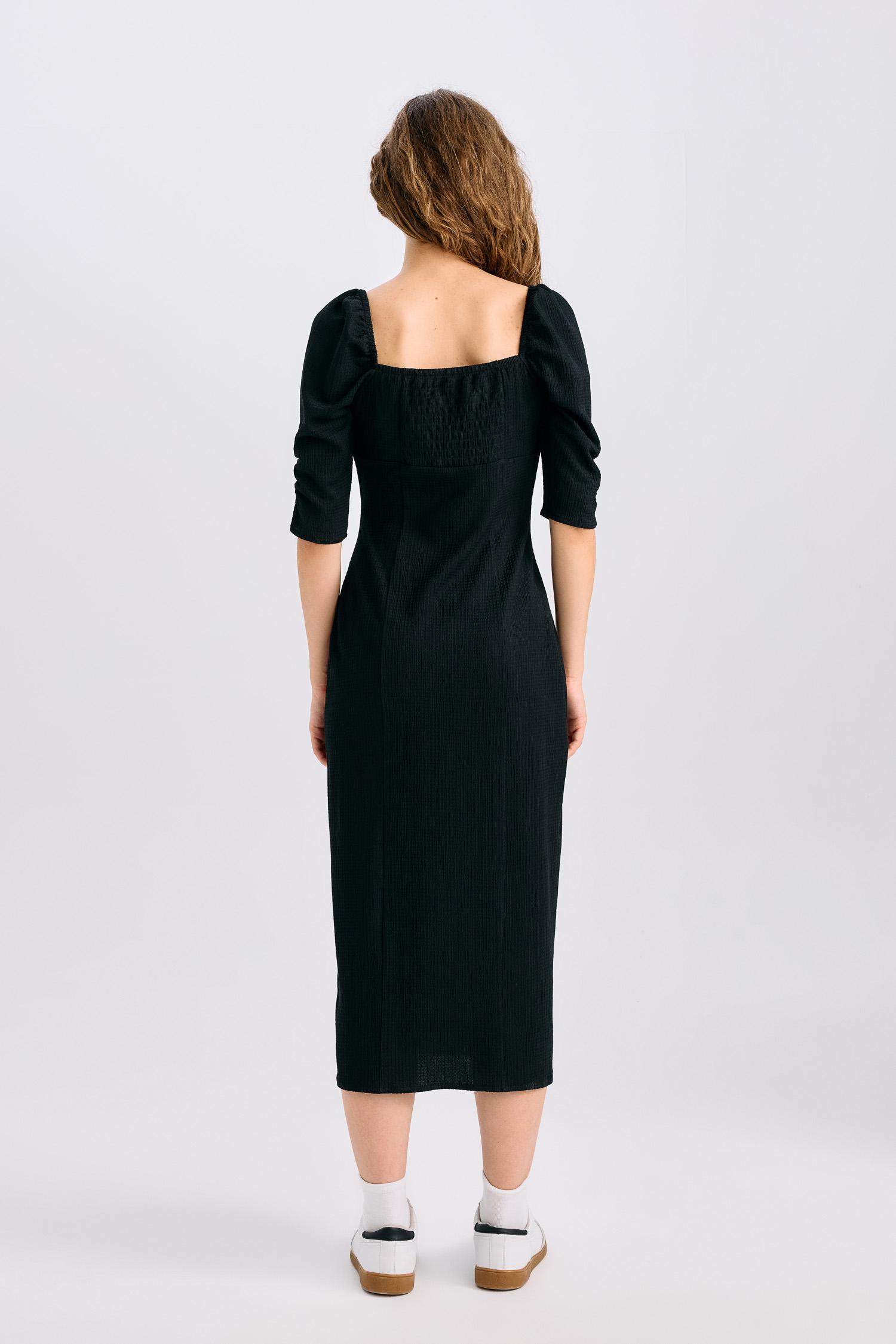 فستان ميدي منسوج بياخة مربعة